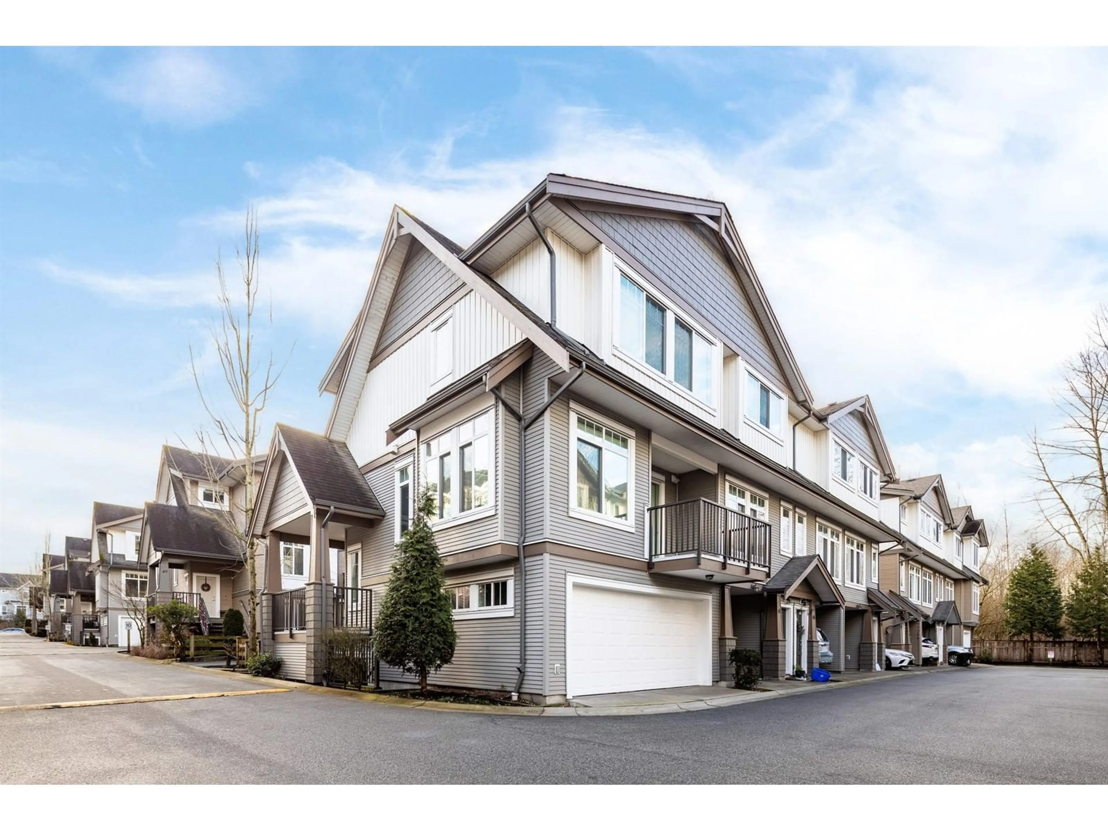 Home with vinyl exterior material, street for 42 8250 209B STREET, Langley British Columbia V2Y0J7