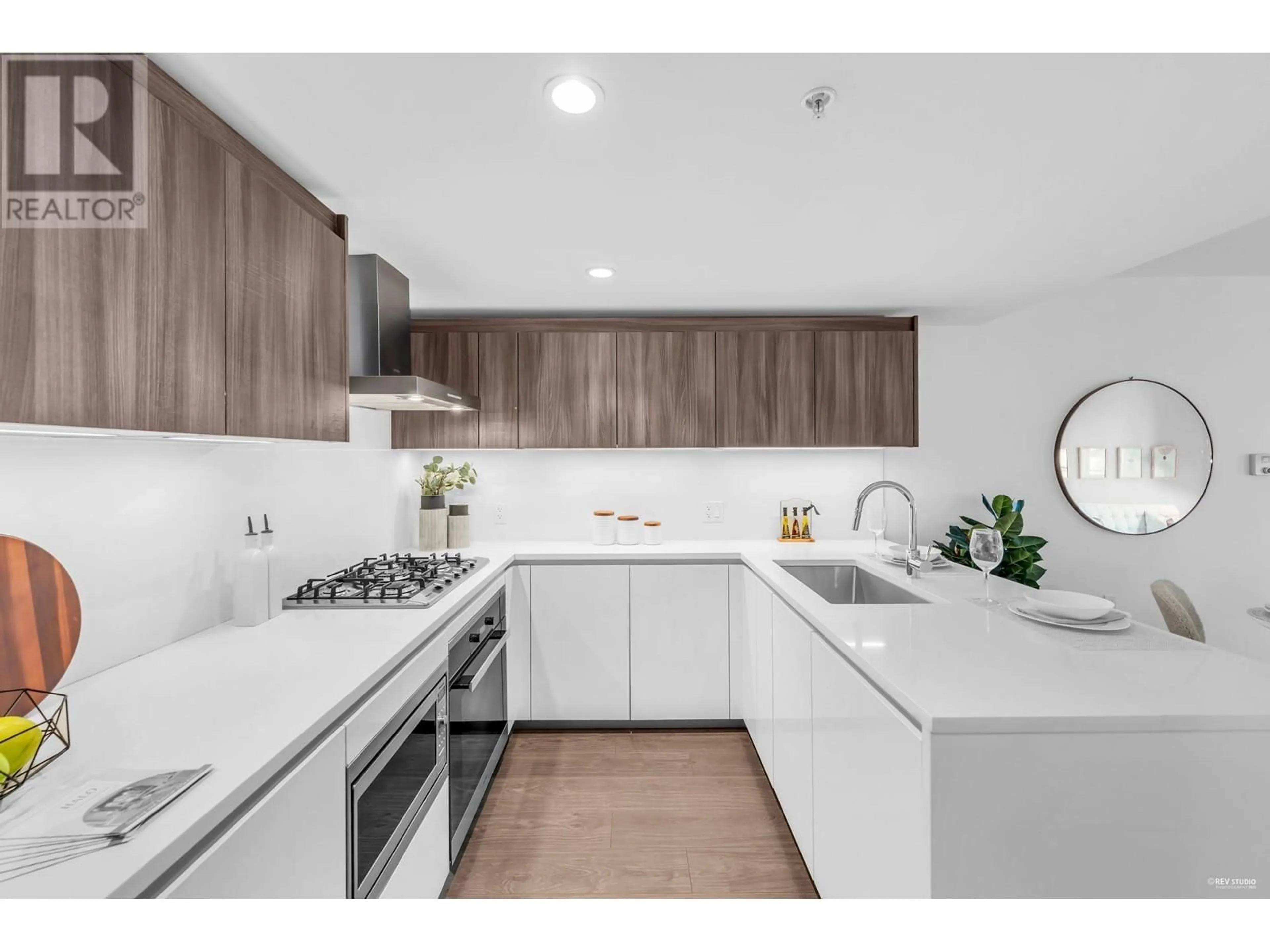 Contemporary kitchen, unknown for 504 6320 NO. 3 ROAD, Richmond British Columbia V6Y0L5