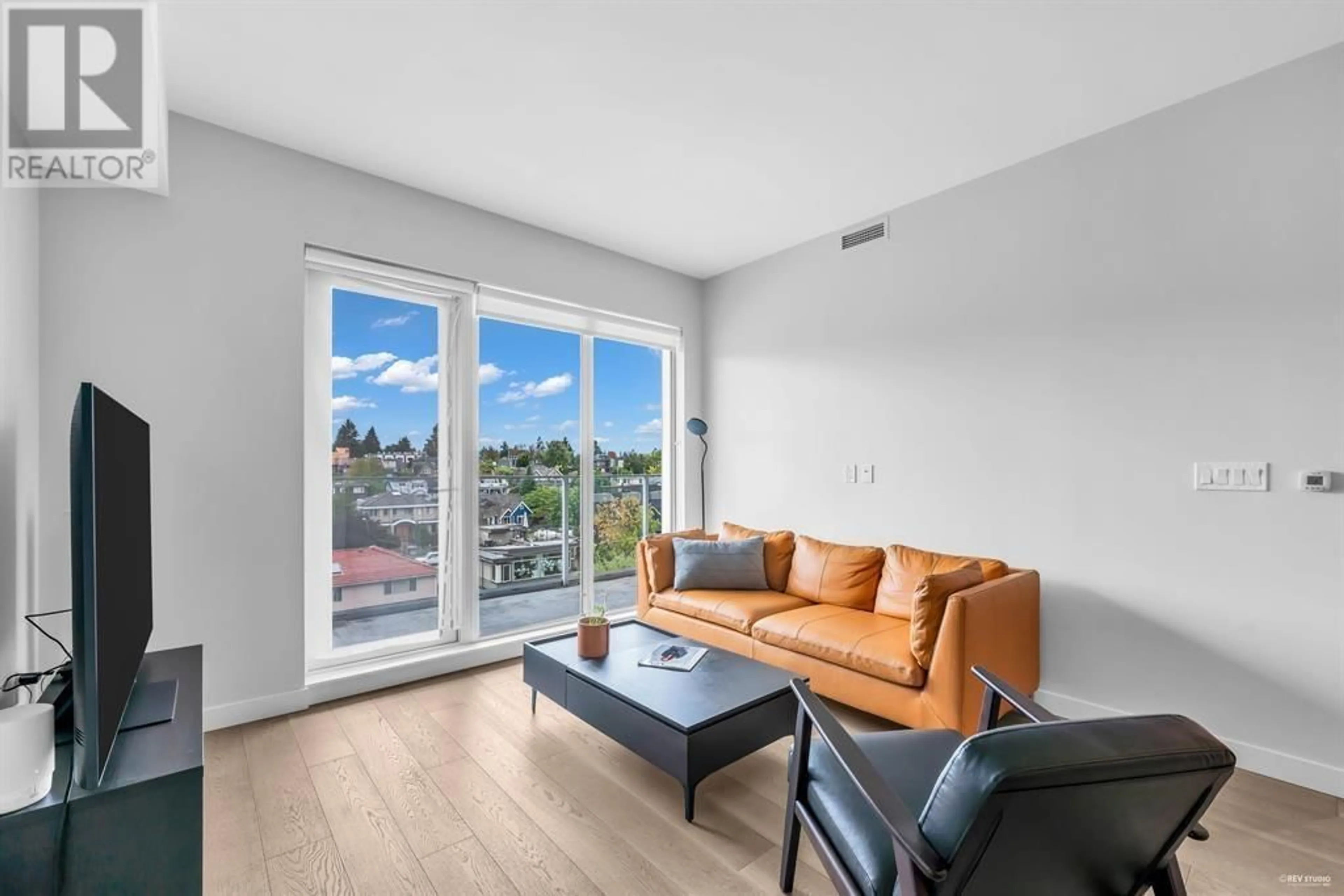 Living room with furniture, unknown for 601 - 528 KING EDWARD AVENUE, Vancouver British Columbia V5Z2C3