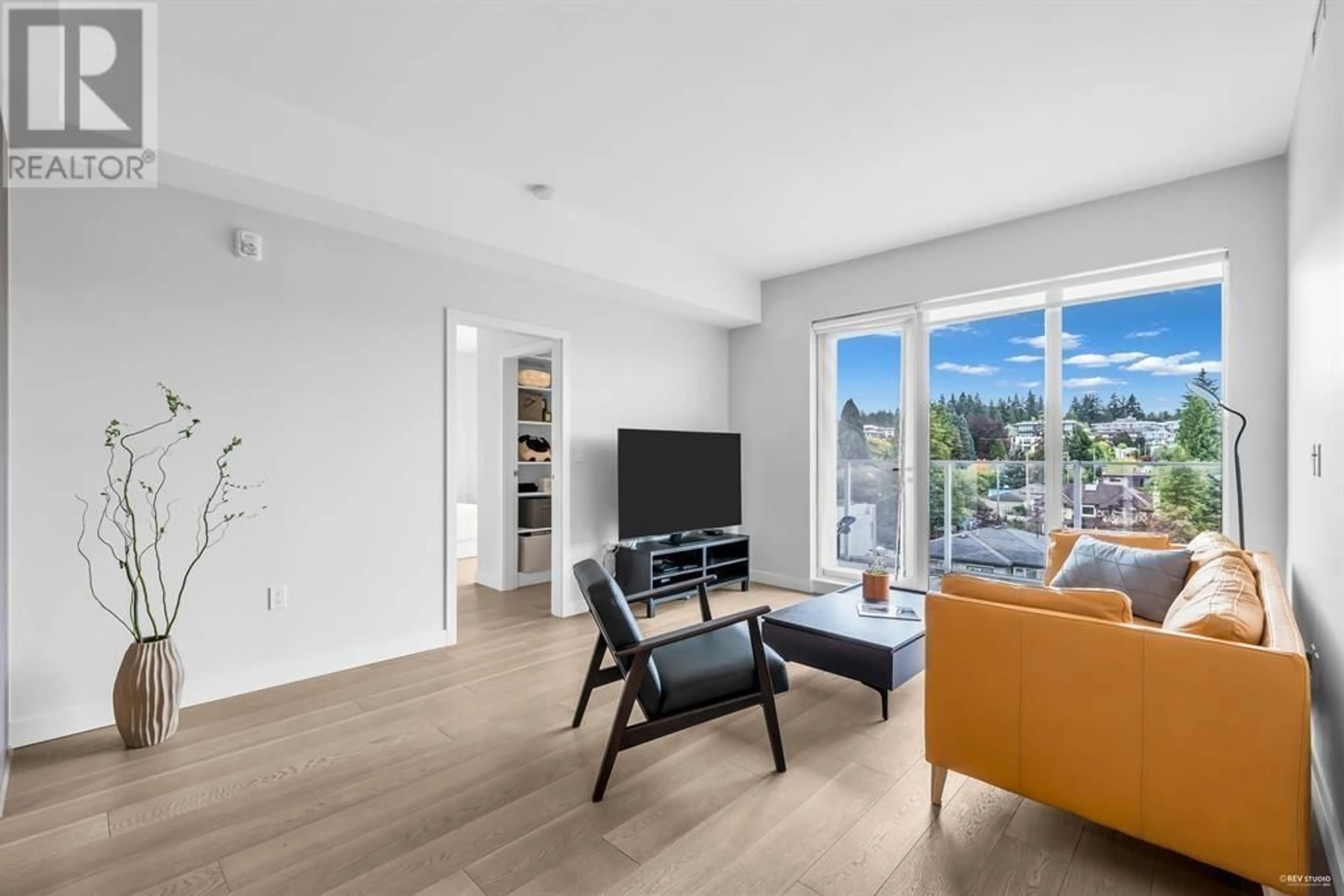 Living room with furniture, unknown for 601 - 528 KING EDWARD AVENUE, Vancouver British Columbia V5Z2C3