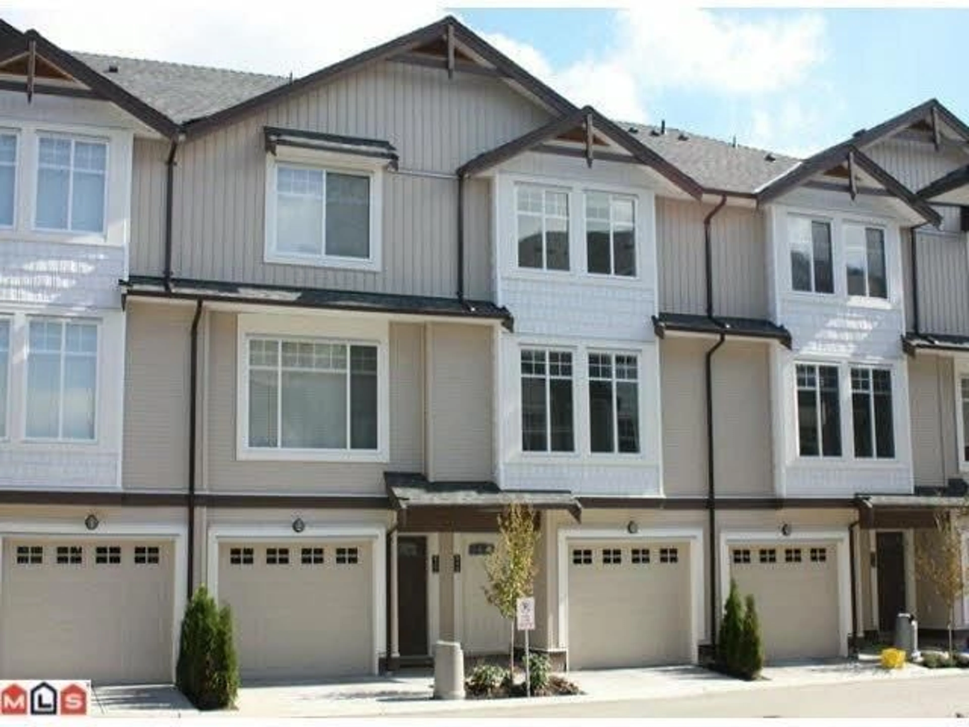 Home with vinyl exterior material, street for 63 - 7156 144, Surrey British Columbia V3W1V5