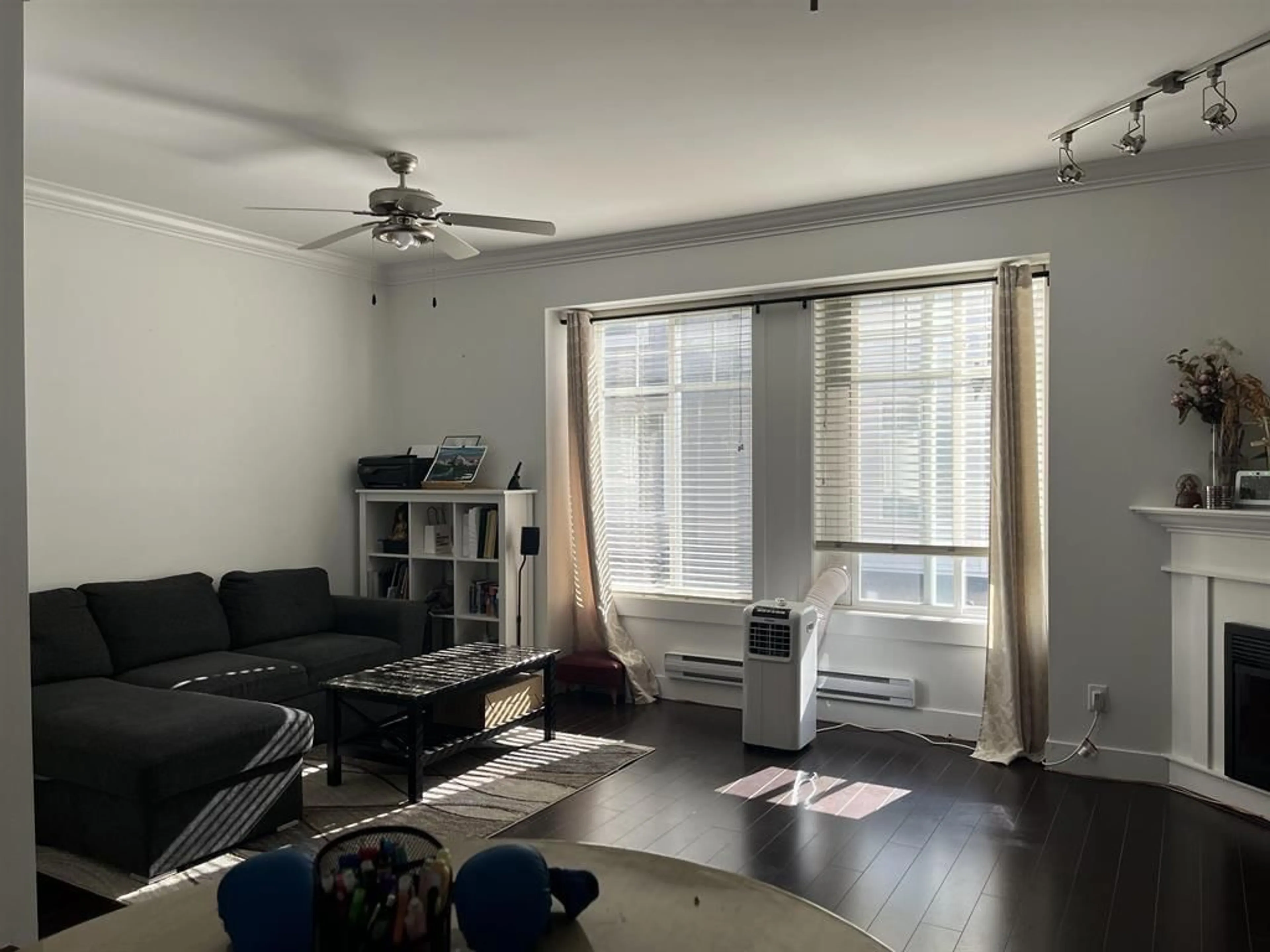 A pic of a room for 63 - 7156 144, Surrey British Columbia V3W1V5