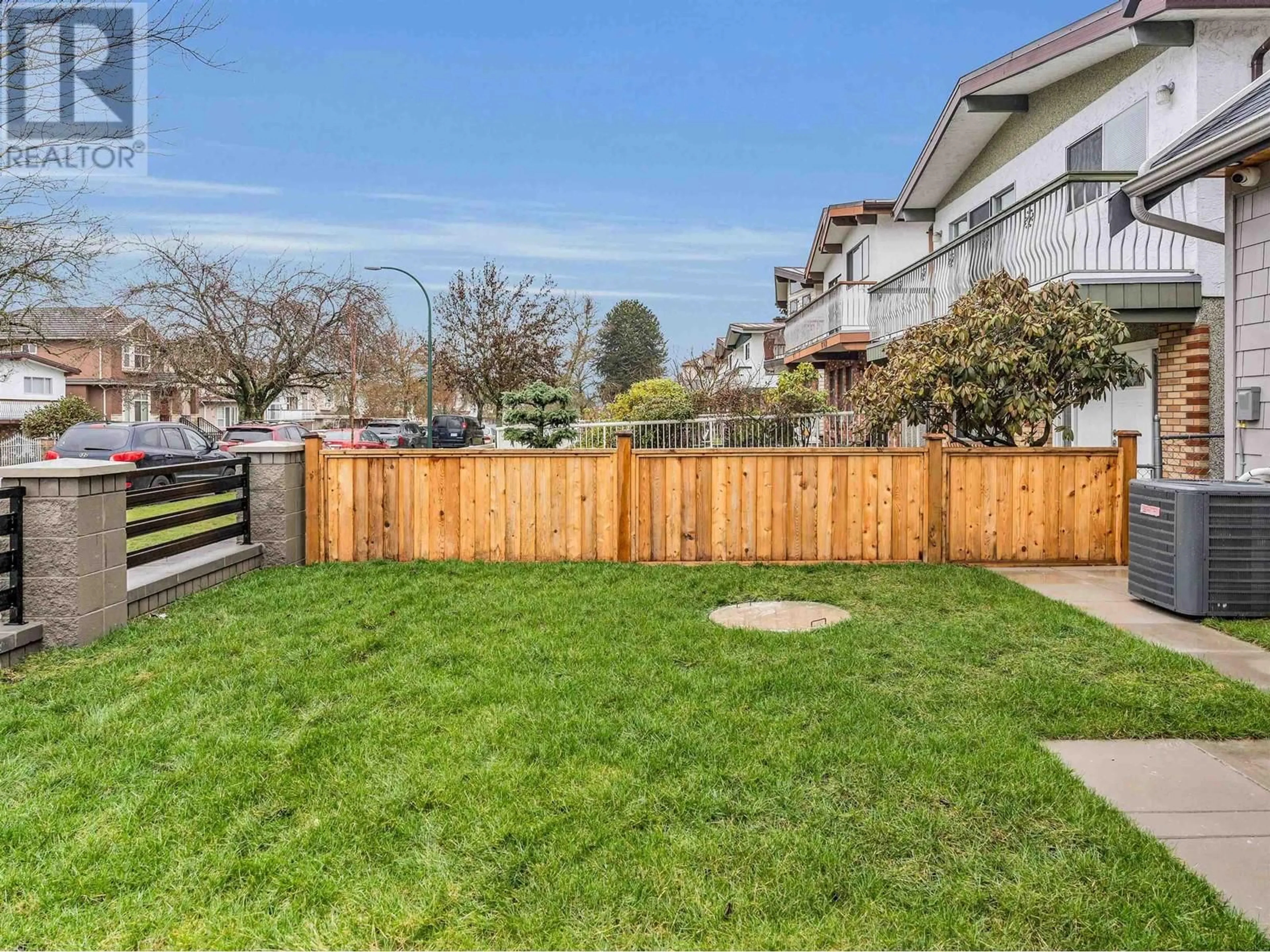 Patio, mountain view for 6166 BEATRICE STREET, Vancouver British Columbia V5P3R2