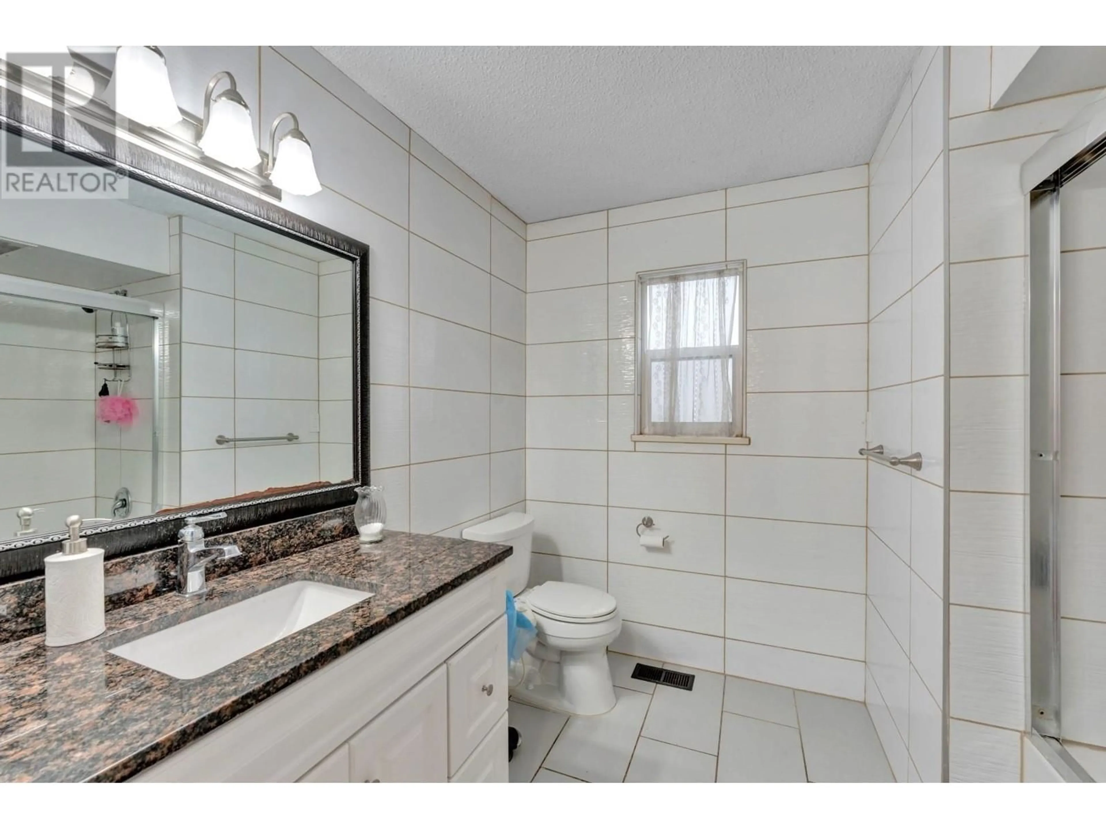 Standard bathroom, ceramic/tile floor for 5143 GALWAY DRIVE, Delta British Columbia V4M3R4