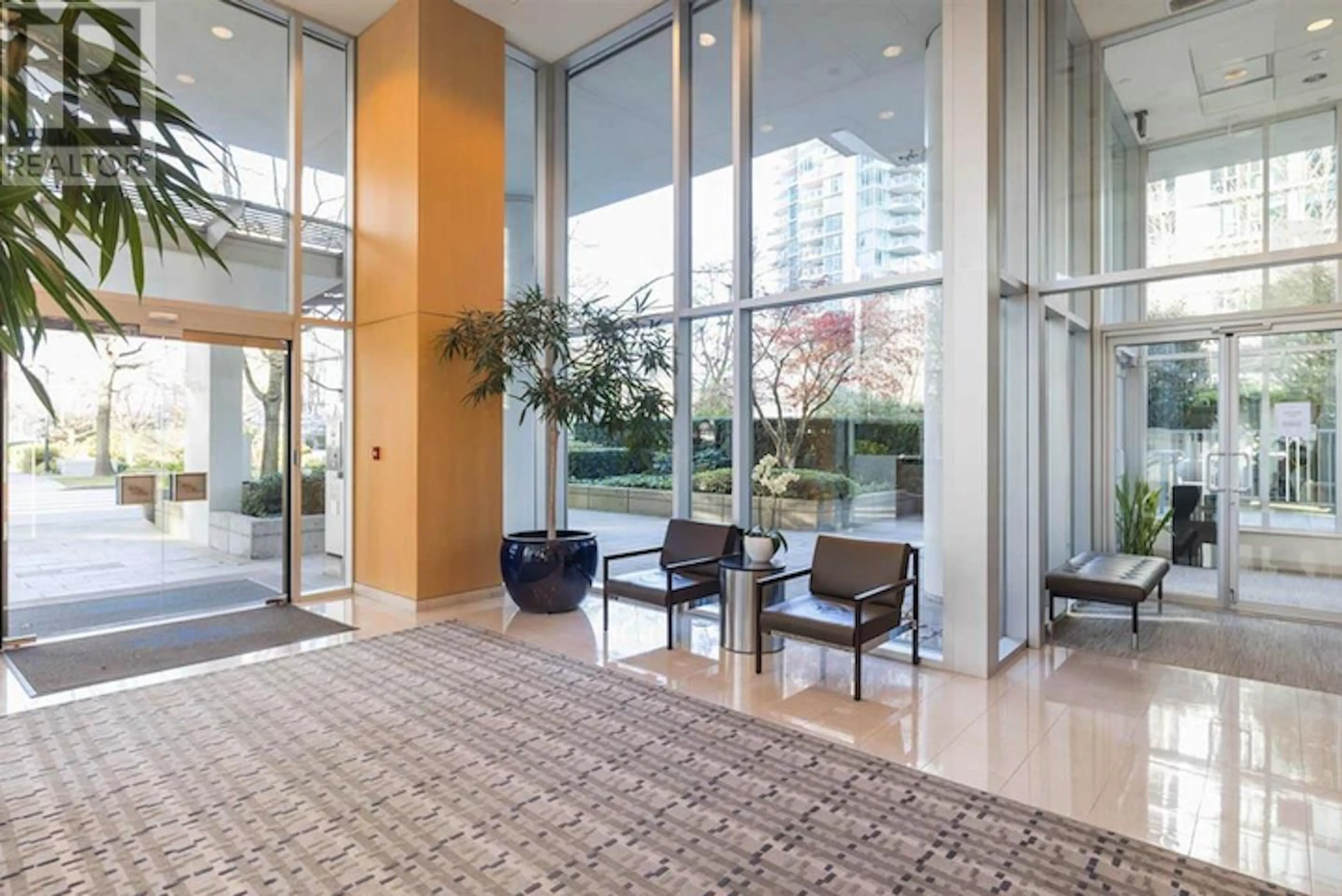 Indoor foyer for 501 1710 BAYSHORE DRIVE, Vancouver British Columbia V6G3G4