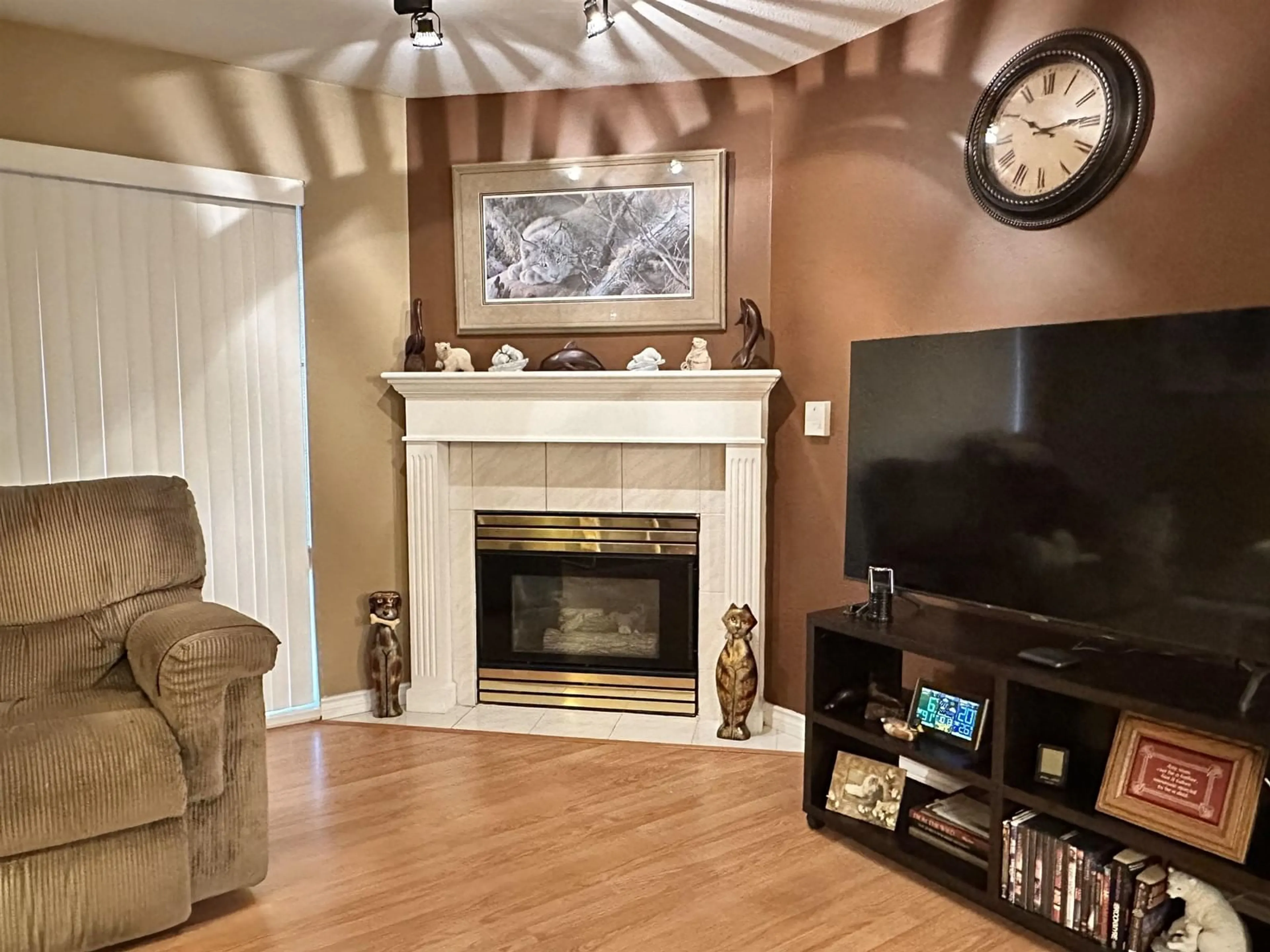 Living room with furniture, unknown for 106 2750 FAIRLANE STREET, Abbotsford British Columbia V2S3B6