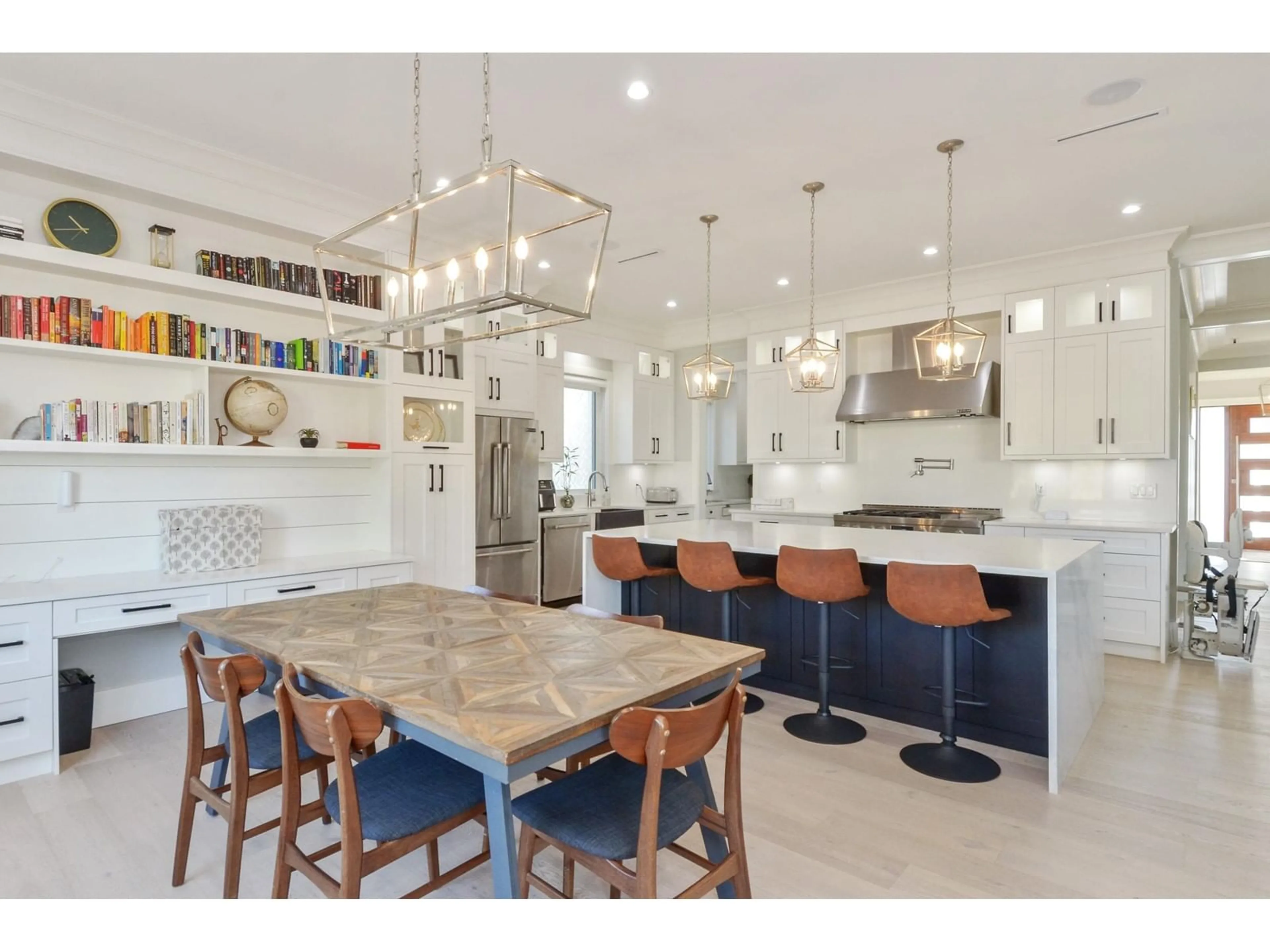 Open concept kitchen, ceramic/tile floor for 14149 16, Surrey British Columbia V4A1P9