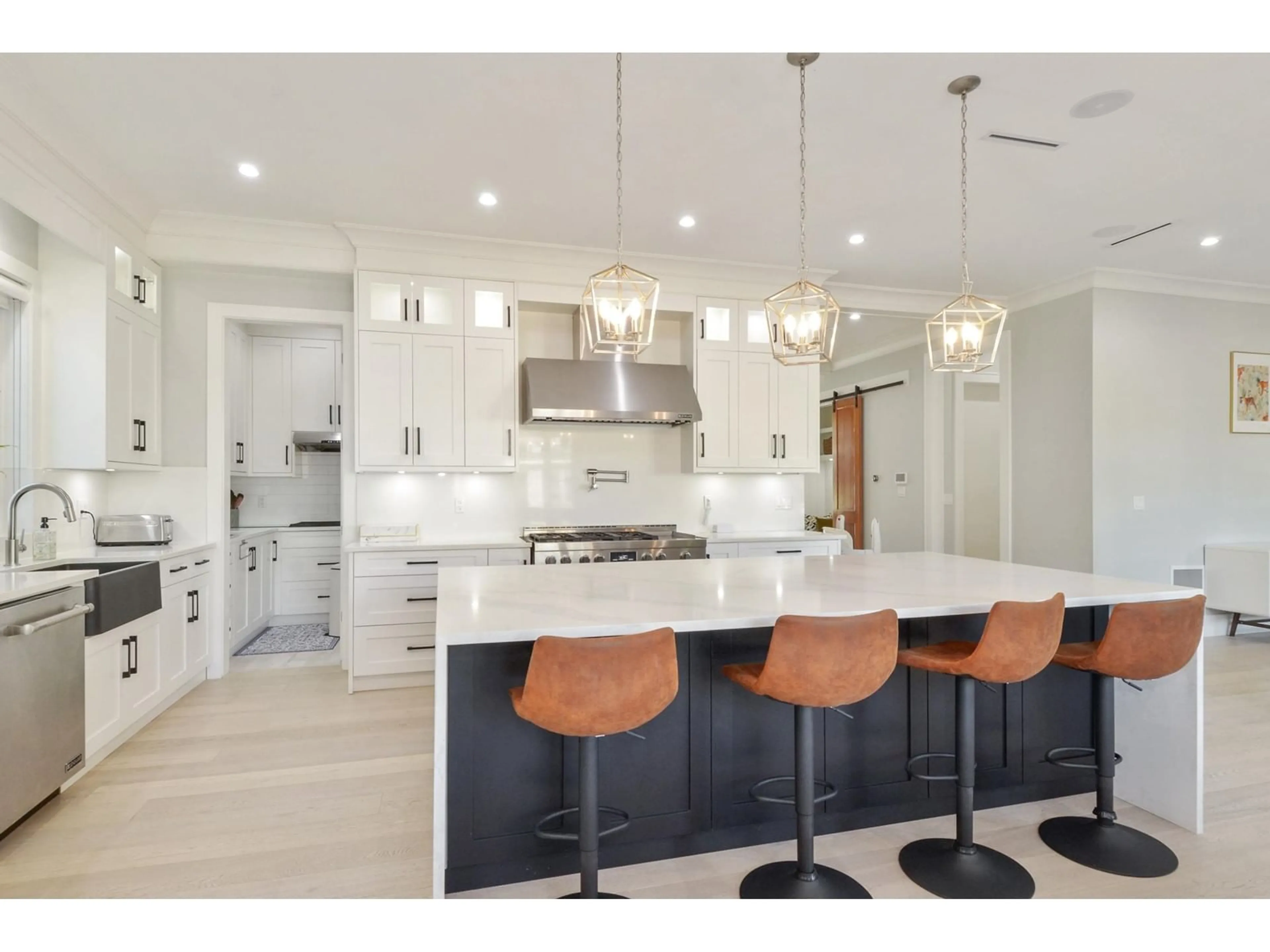 Open concept kitchen, ceramic/tile floor for 14149 16, Surrey British Columbia V4A1P9