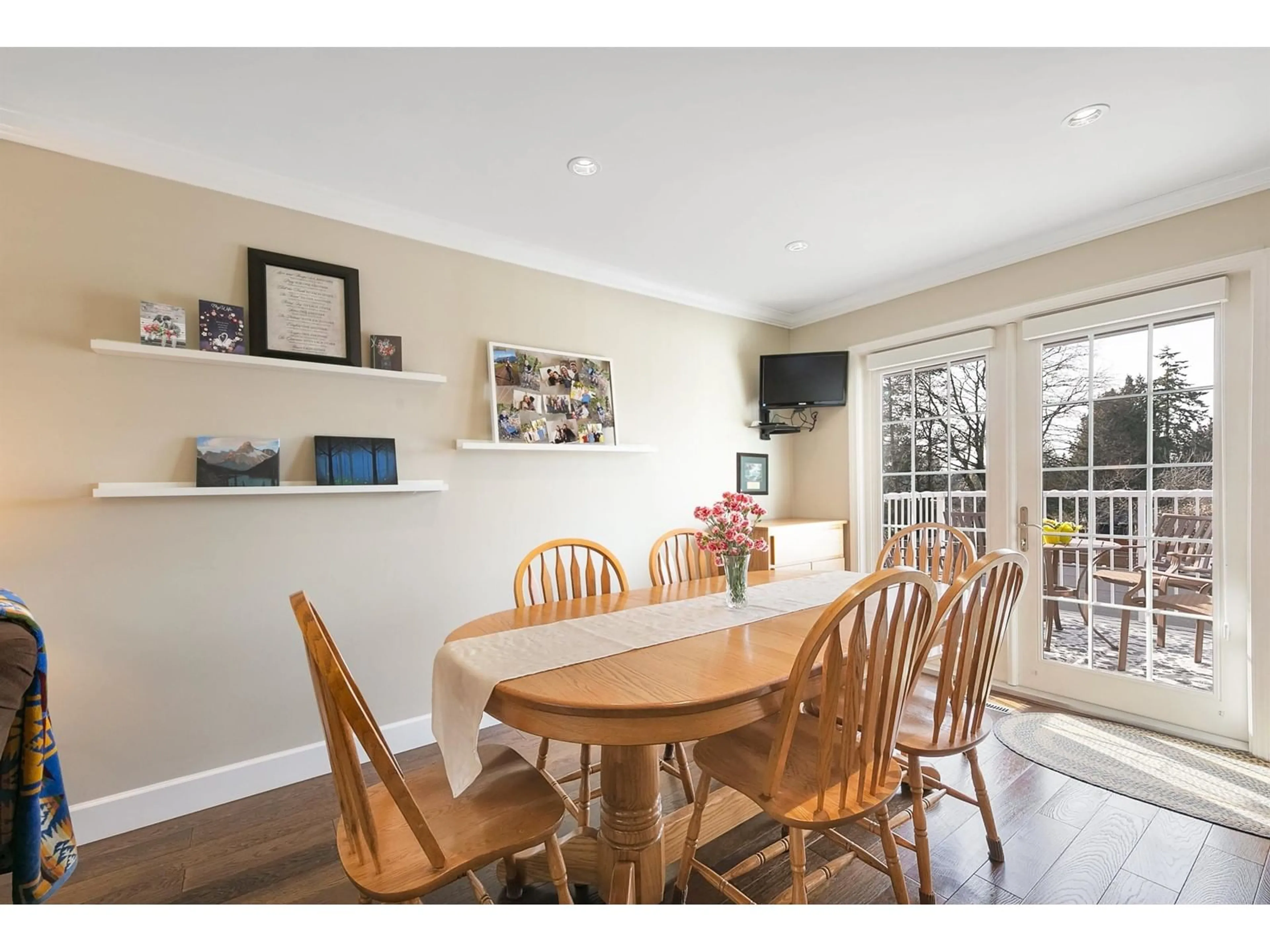 Dining room, wood/laminate floor for 9435 115A STREET, Delta British Columbia V4C5S4