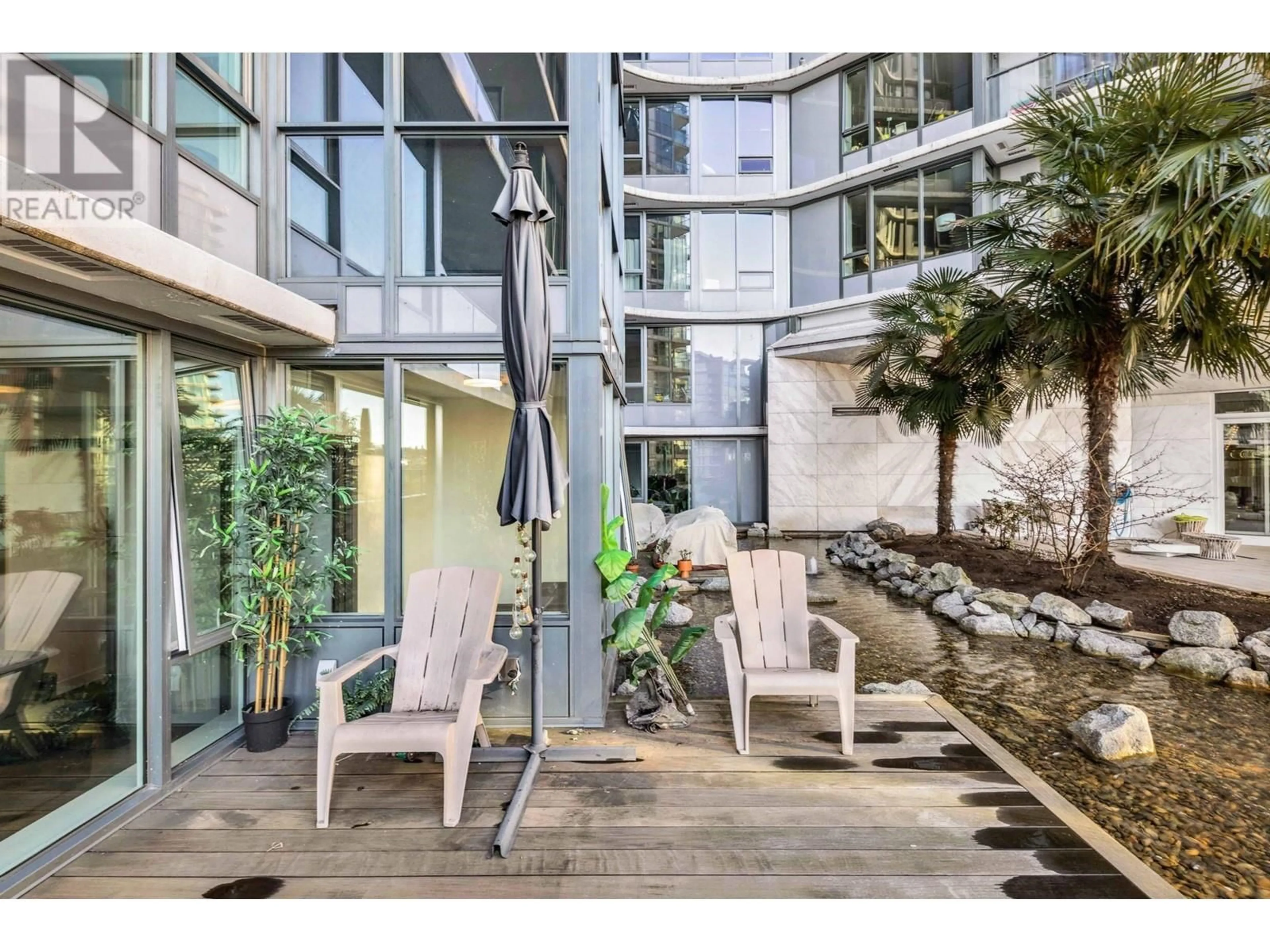 Patio, street for 303 68 SMITHE STREET, Vancouver British Columbia V6B0P4