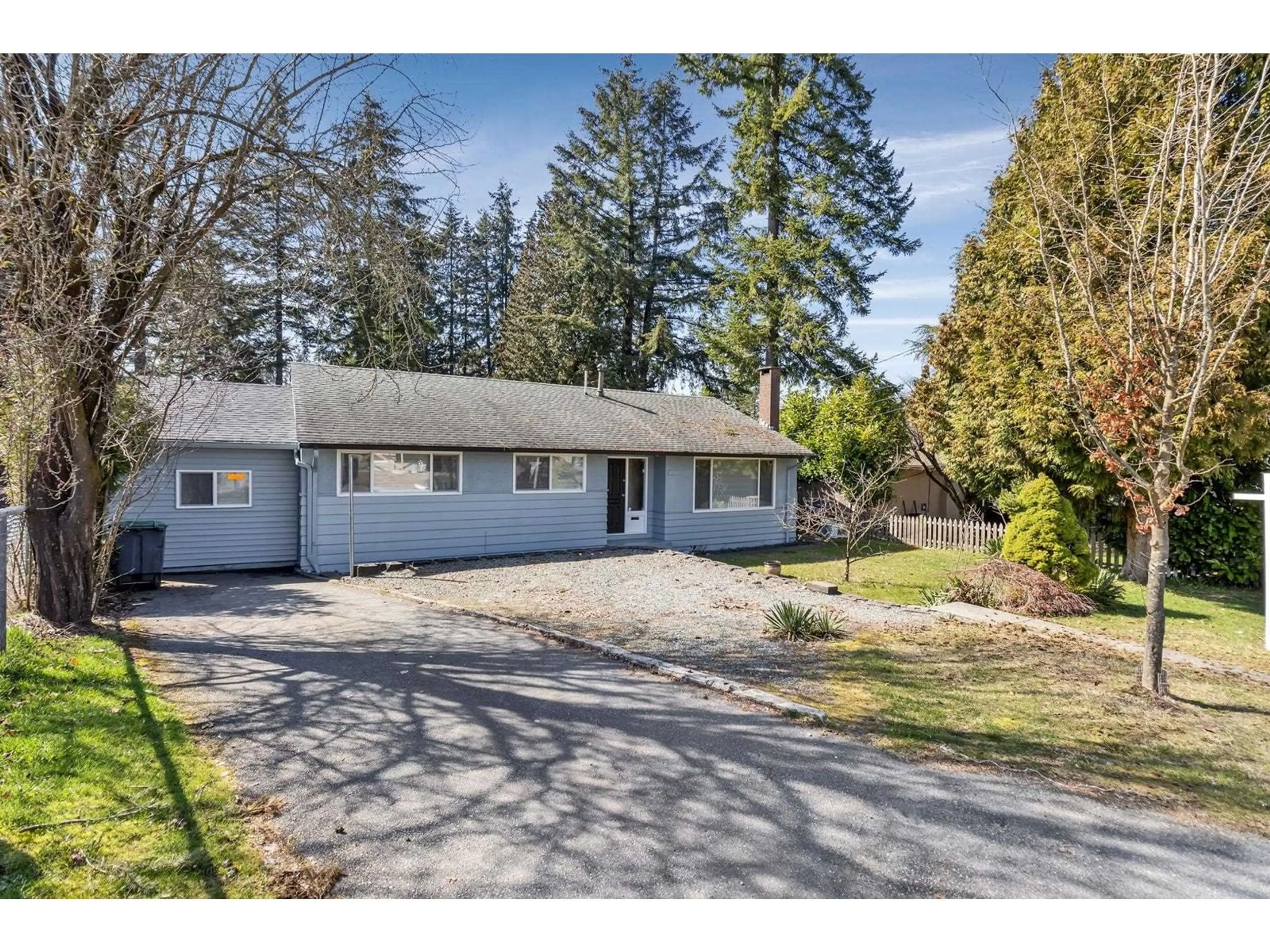 A pic from outside/outdoor area/front of a property/back of a property/a pic from drone, street for 15112 DOVE PLACE, Surrey British Columbia V3R4T5