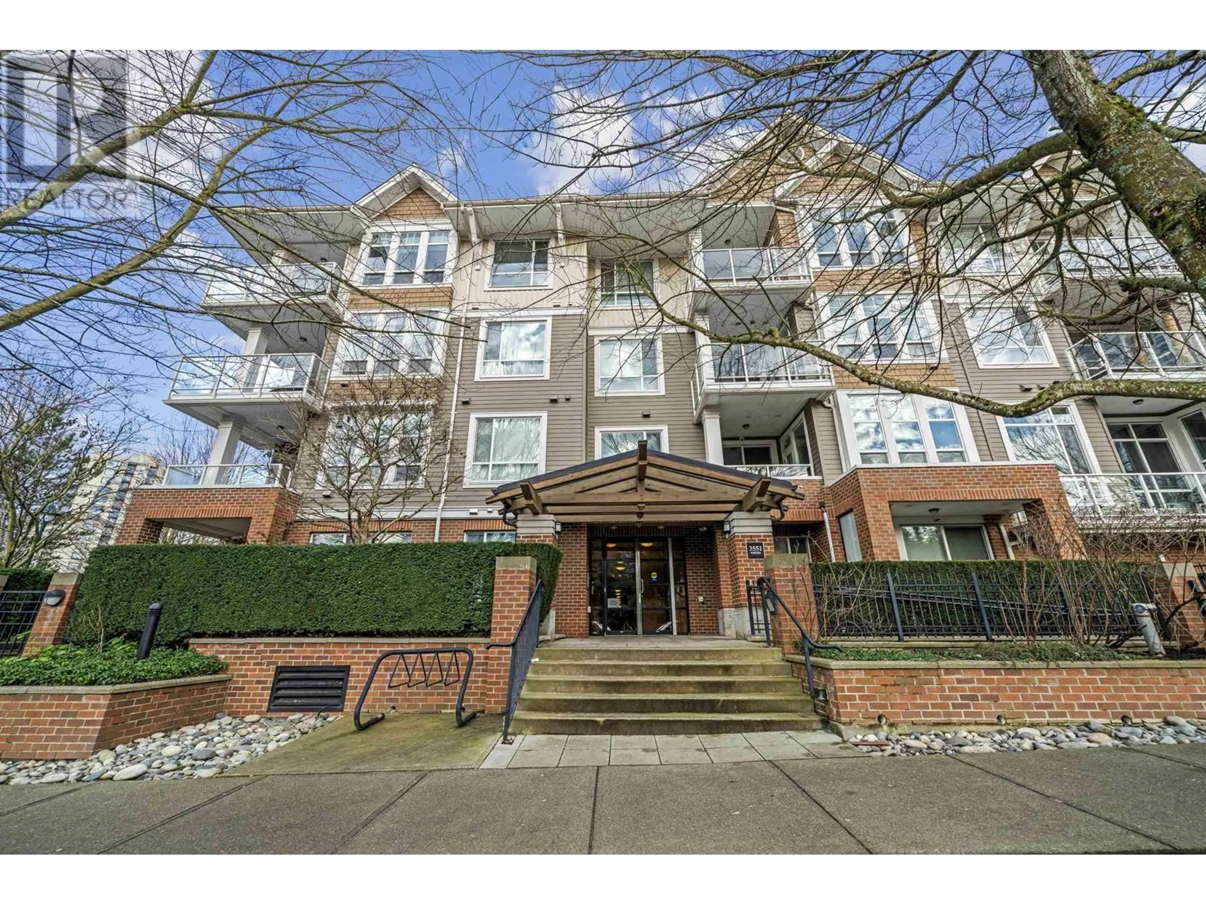 Indoor foyer for 414 3551 FOSTER AVENUE, Vancouver British Columbia V5R0A1