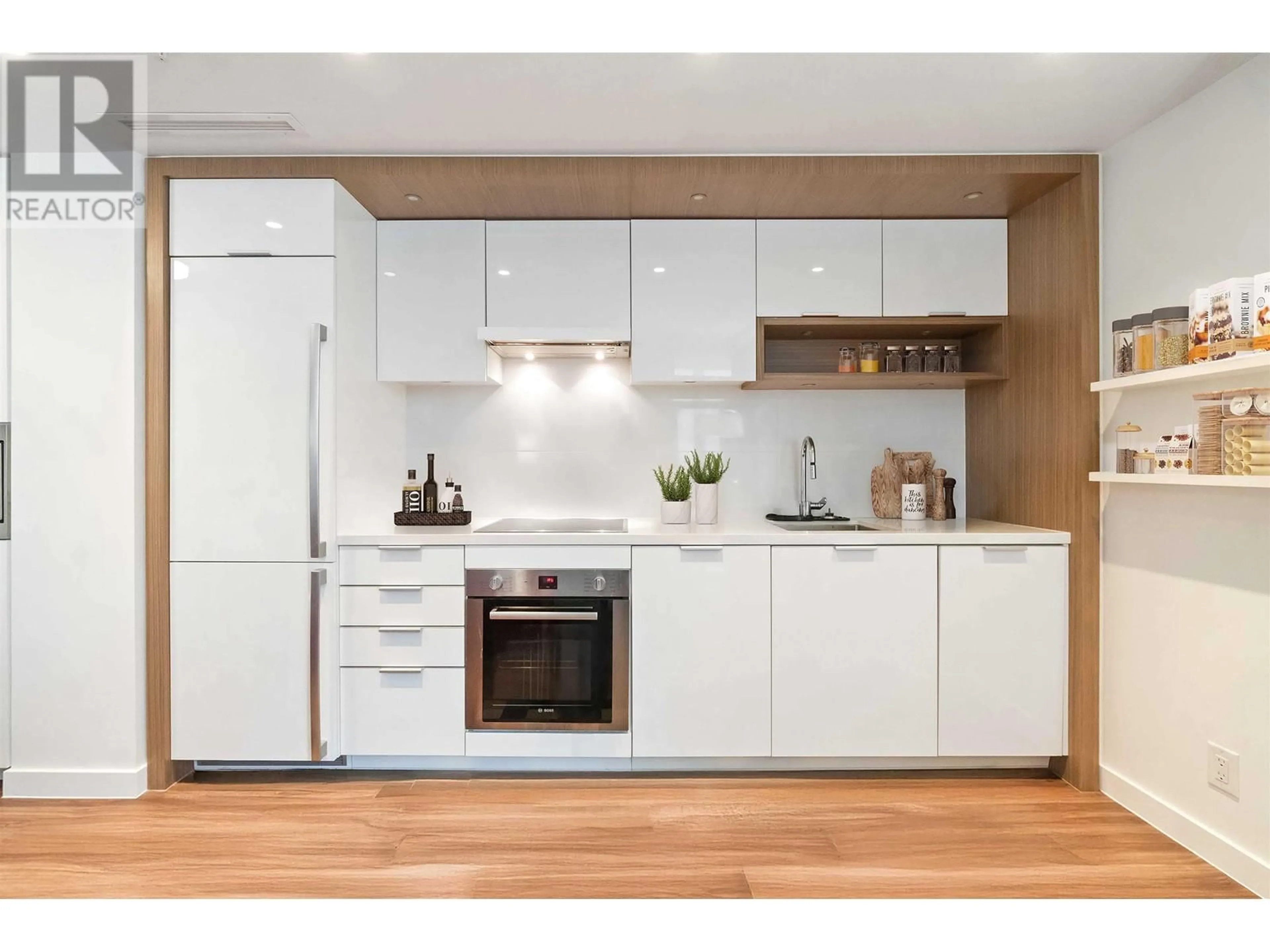 Standard kitchen, wood/laminate floor for 710 1661 QUEBEC STREET, Vancouver British Columbia V6A0H2