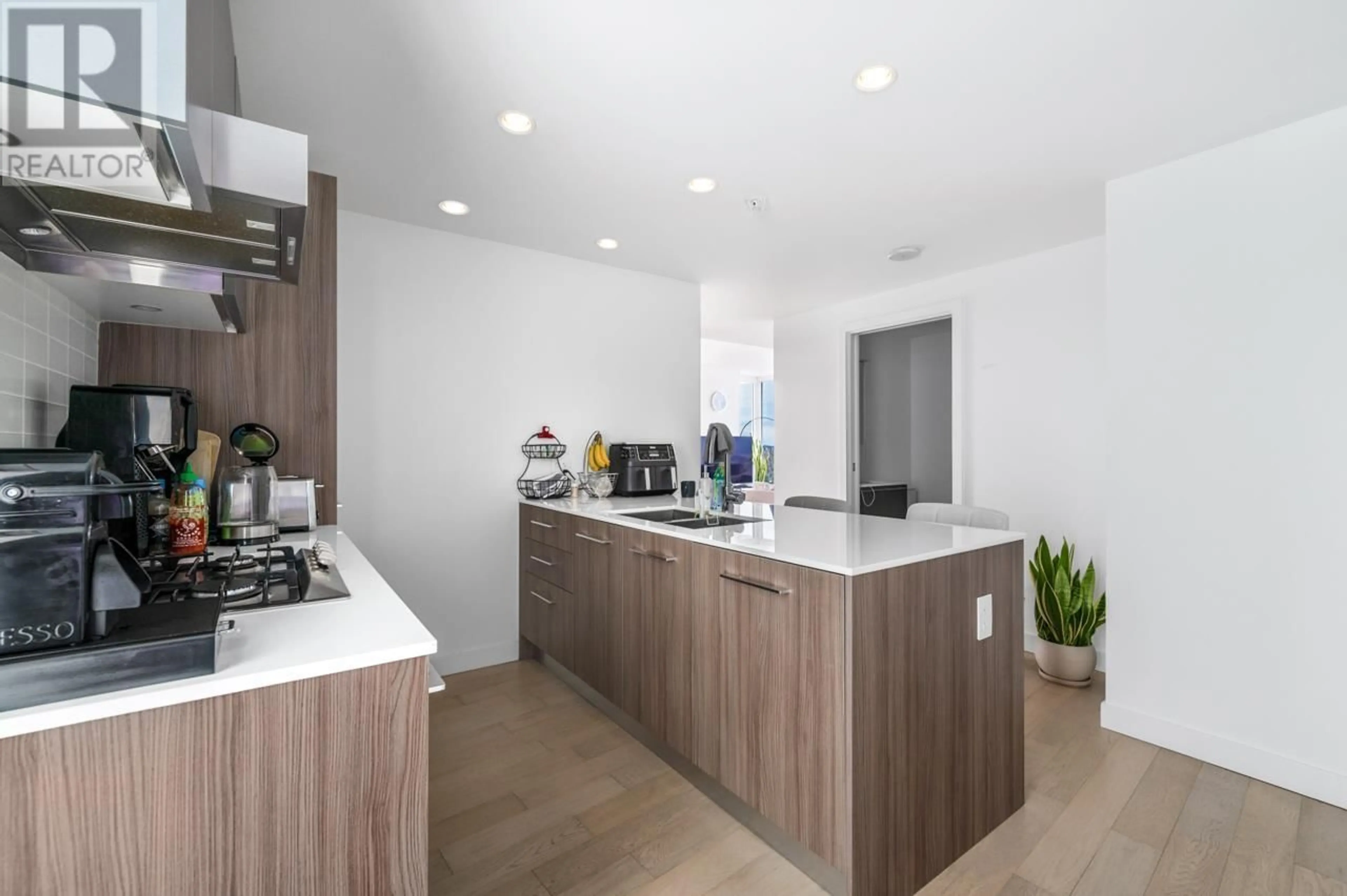 Open concept kitchen, unknown for 1502 4638 GLADSTONE STREET, Vancouver British Columbia V5N0G5