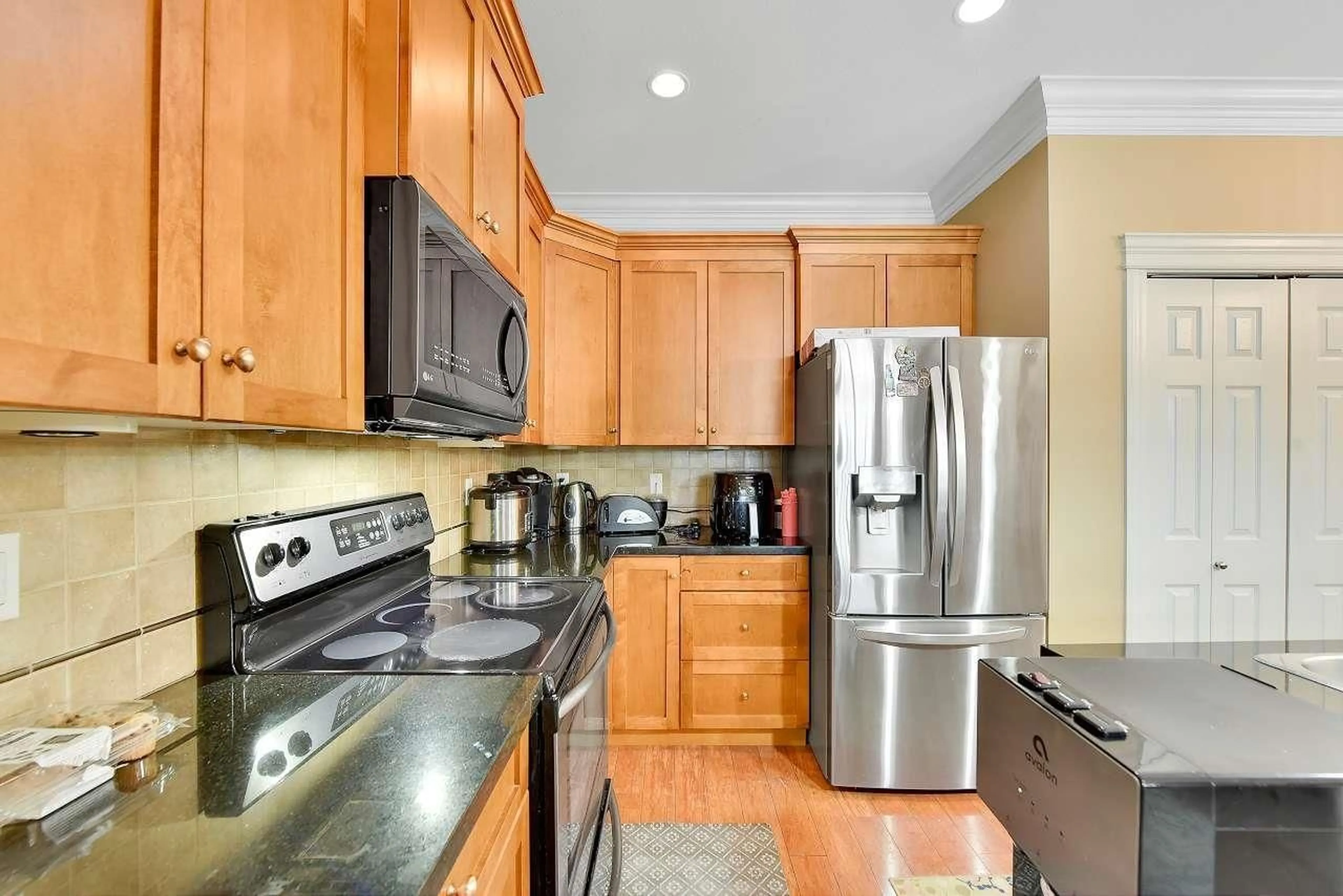 Standard kitchen, unknown for 405 - 9108 MARY STREET, Chilliwack British Columbia V2P4J1