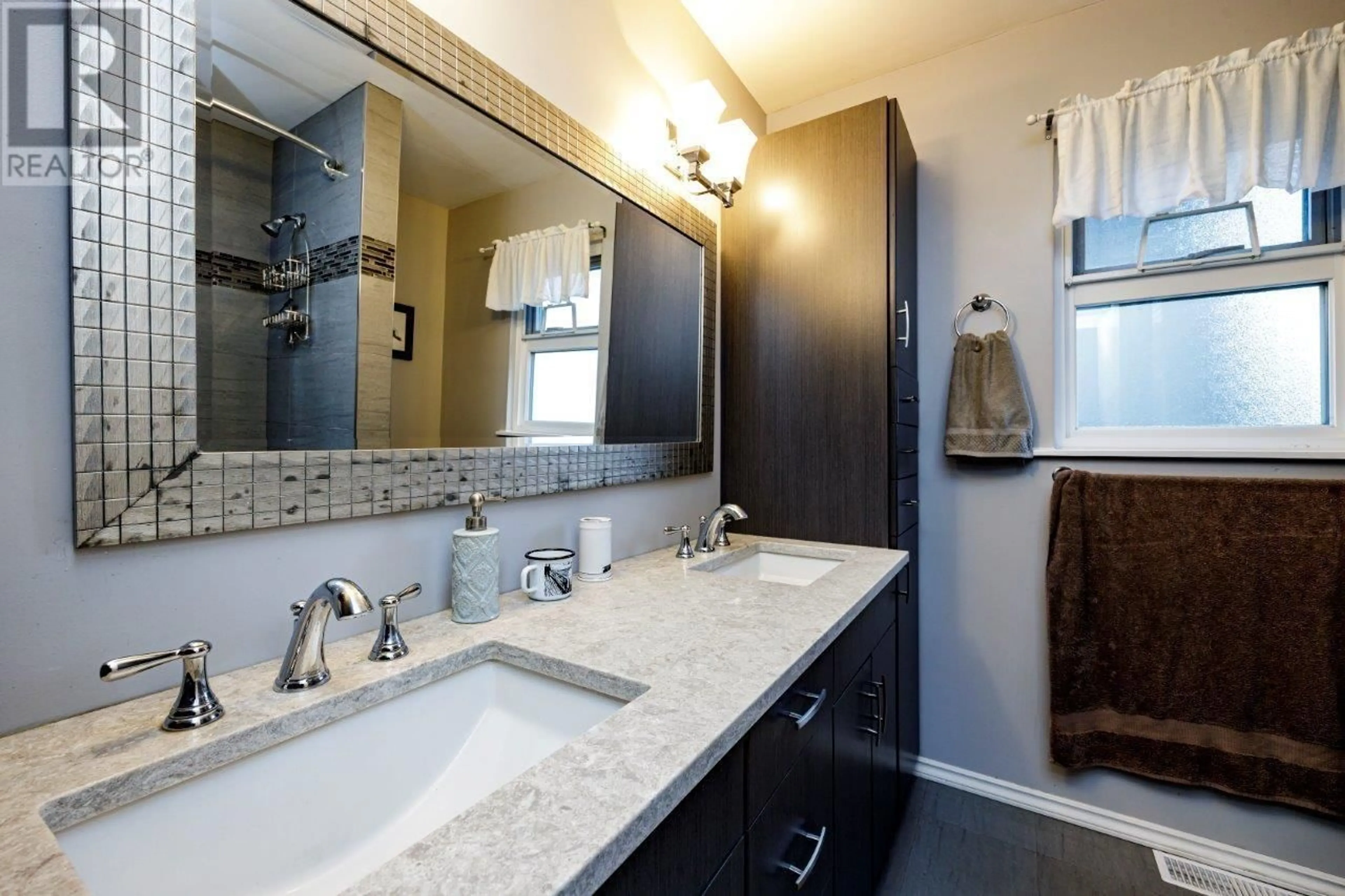 Contemporary bathroom, ceramic/tile floor for 4556 CLINTON STREET, Burnaby British Columbia V5J2K5