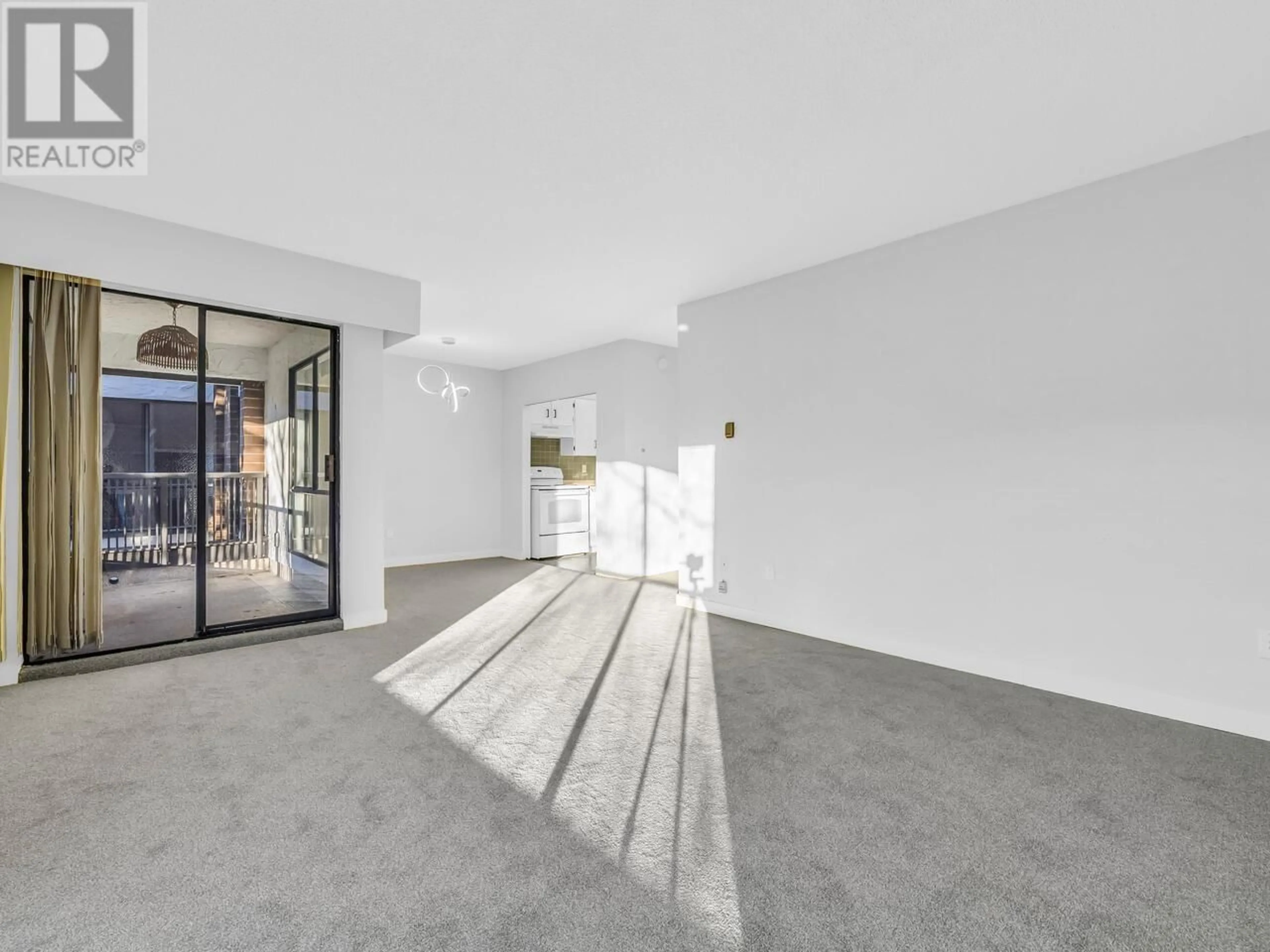 Indoor foyer for 204 1877 W 5TH AVENUE, Vancouver British Columbia V6J1P5