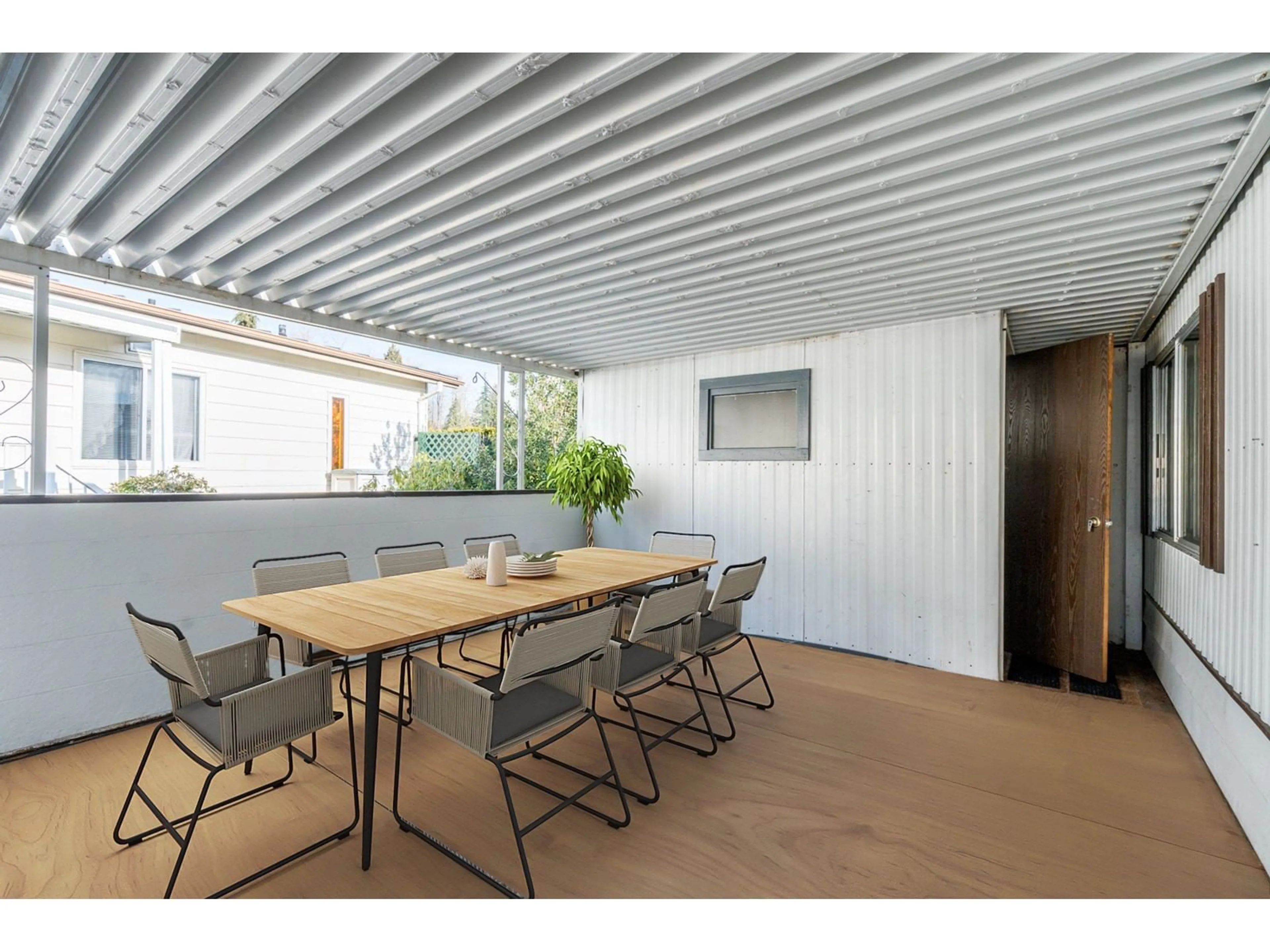 Patio, street for 44 - 1640 162, Surrey British Columbia V4A6Y9