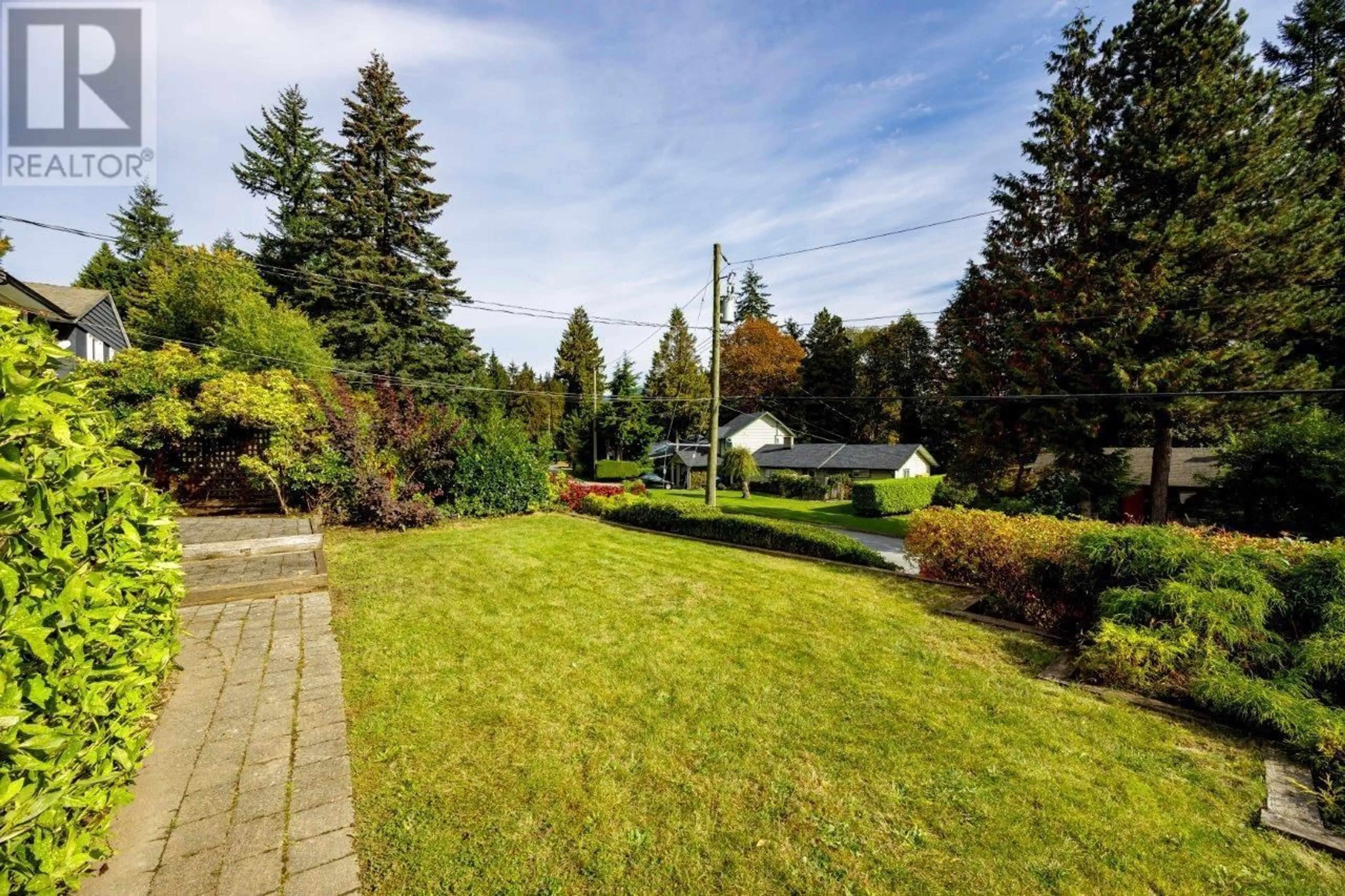 Patio, unknown for 1427 APPIN ROAD, North Vancouver British Columbia V7J2T4