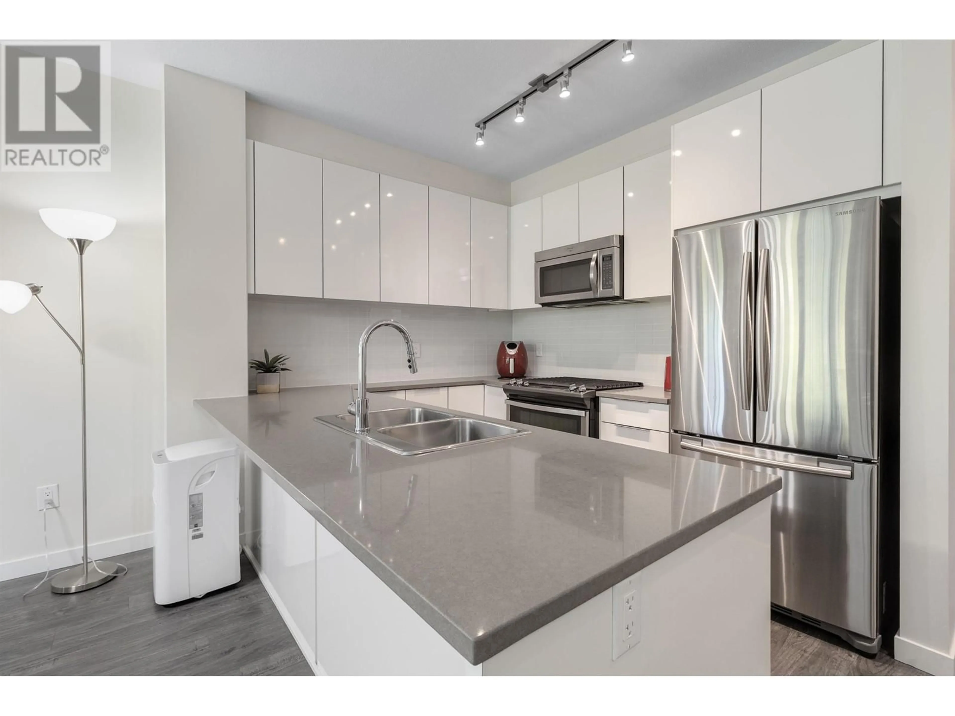 Unknown for 206 - 1151 WINDSOR MEWS, Coquitlam British Columbia V2B0M9