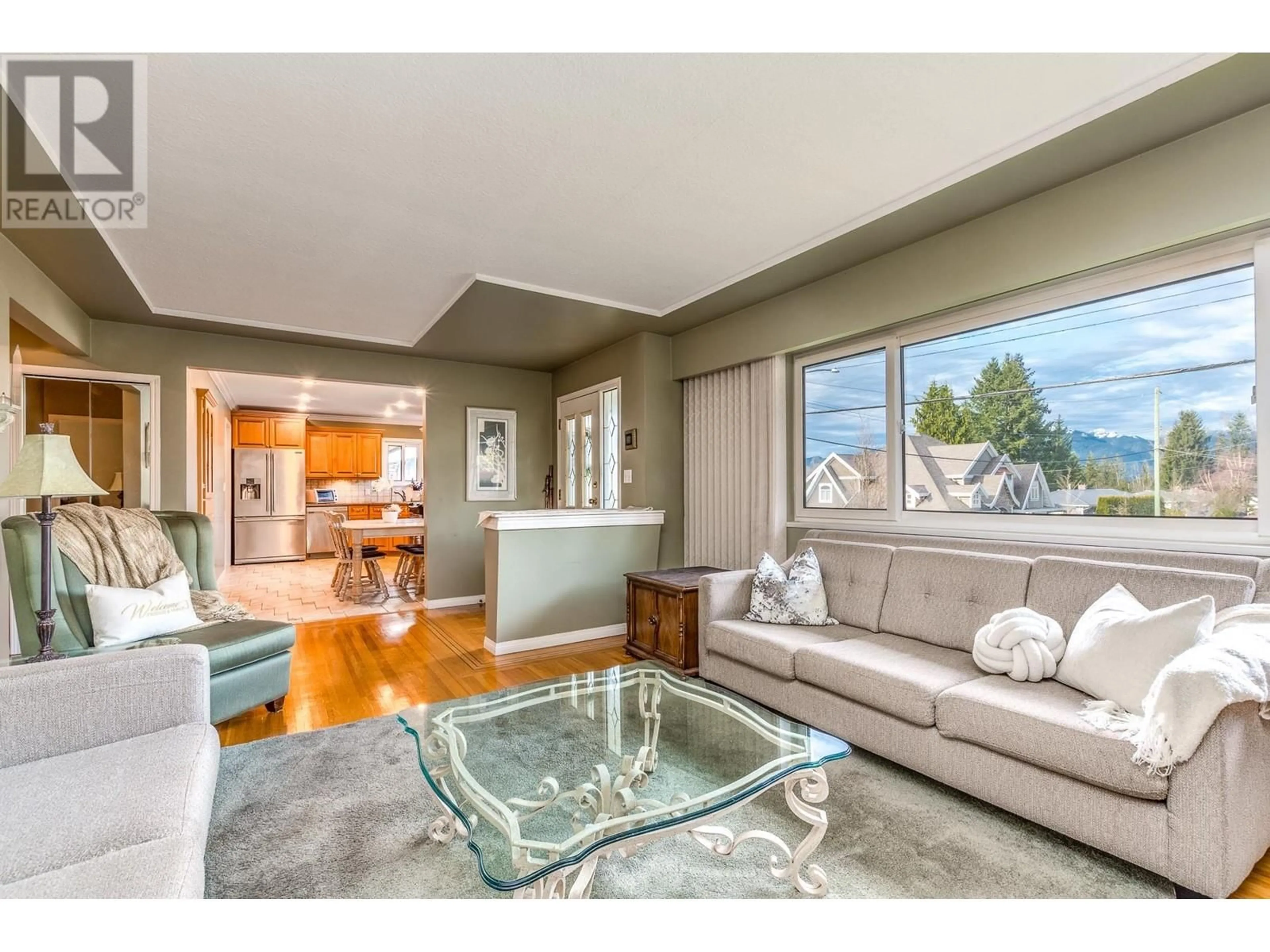 Living room with furniture, unknown for 940 SPENCE AVENUE, Coquitlam British Columbia V3J4V5