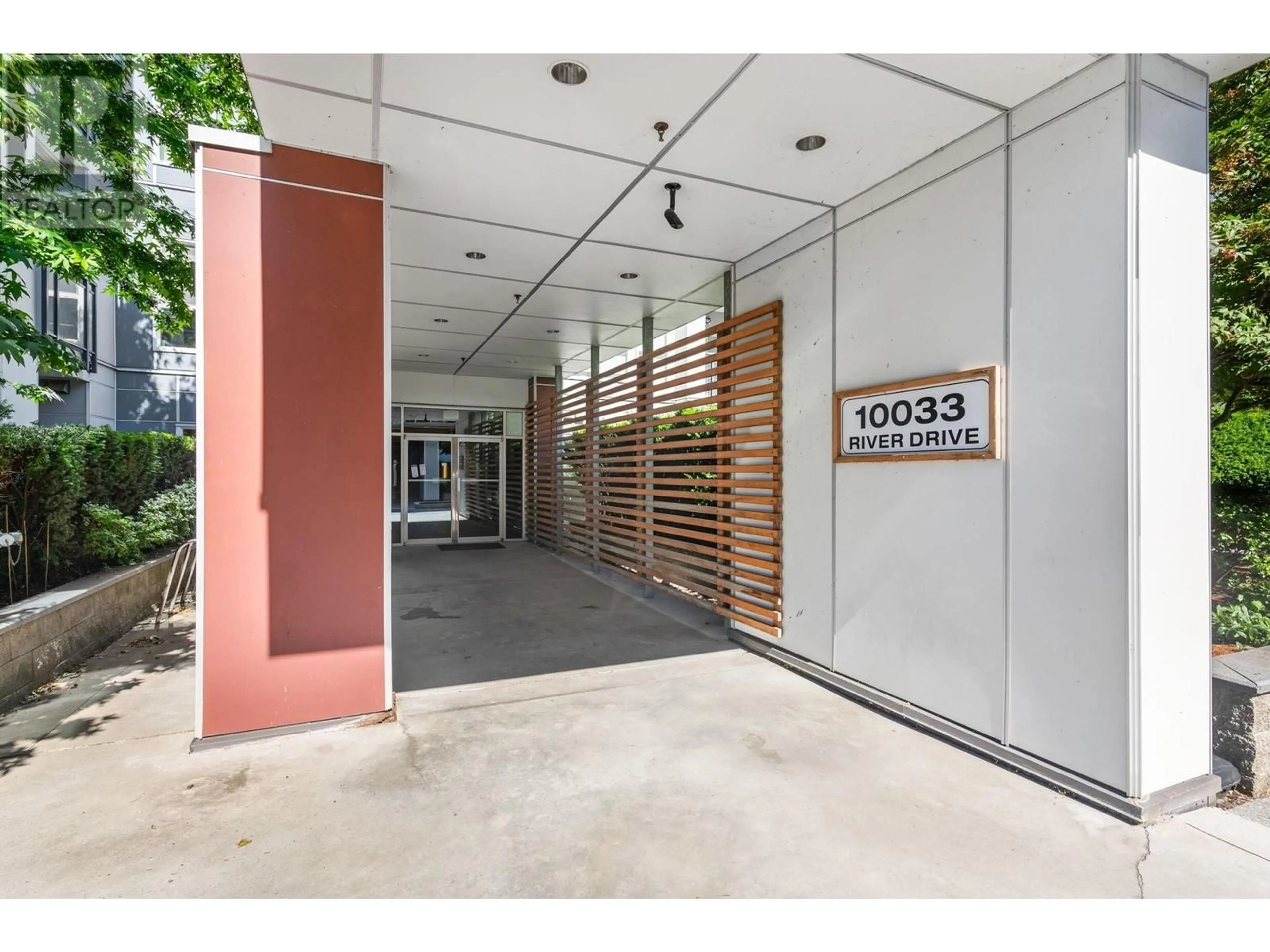 Indoor foyer for 209 10033 RIVER DRIVE, Richmond British Columbia V6X0L1