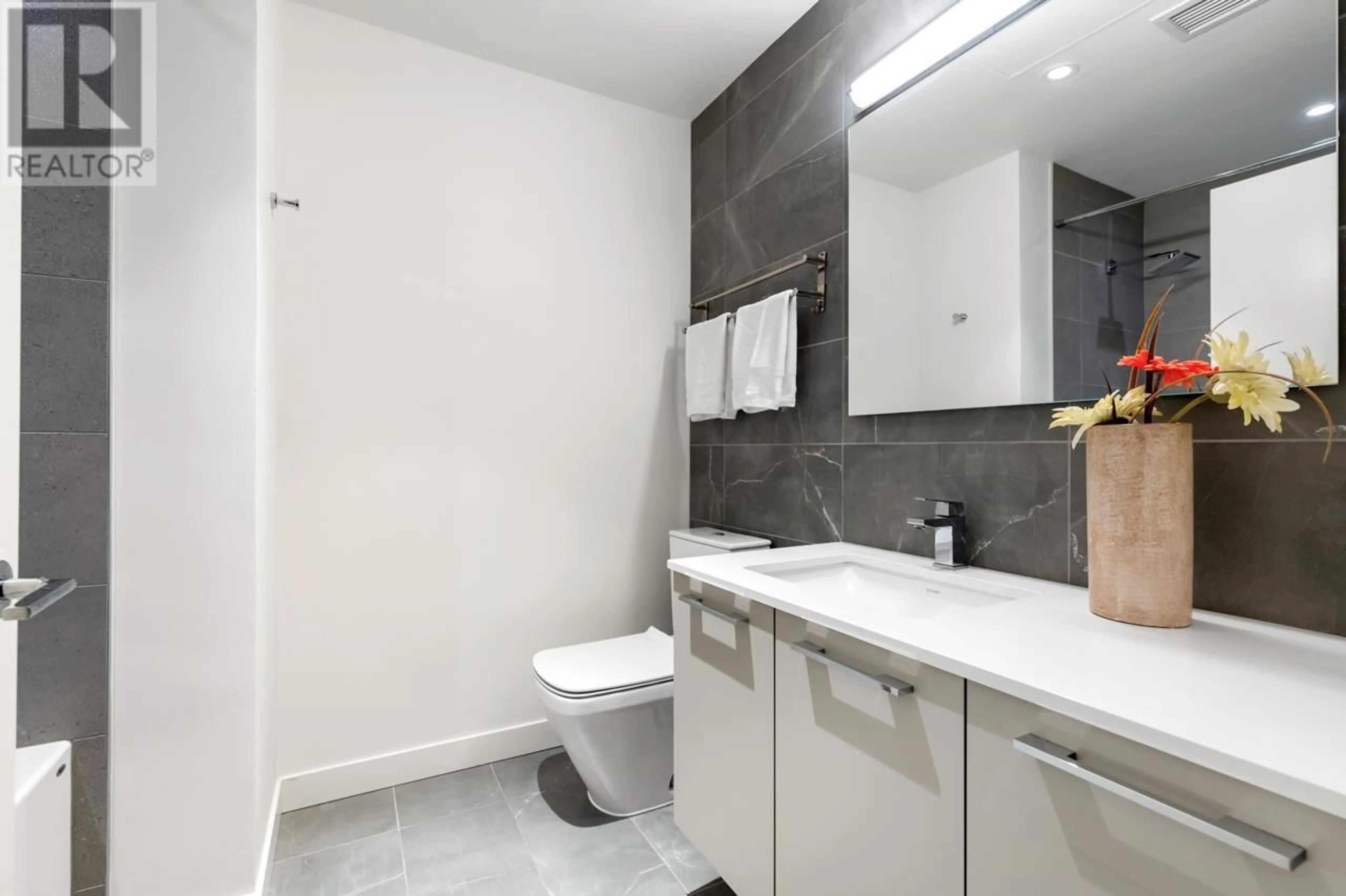 Standard bathroom, ceramic/tile floor for 204 5289 CAMBIE STREET, Vancouver British Columbia V5Z2Z6