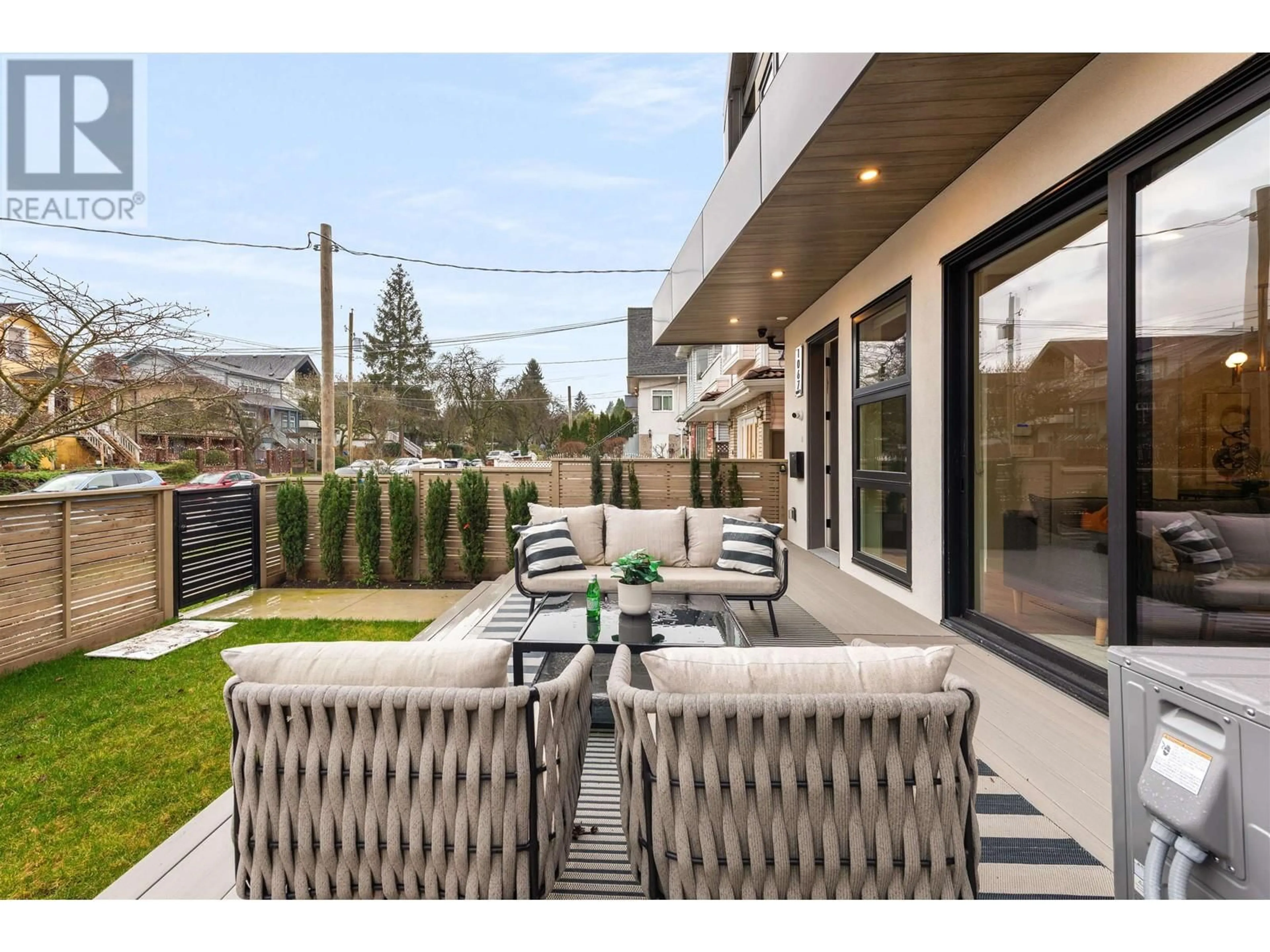 Patio, street for 2 1067 E 14TH AVENUE, Vancouver British Columbia V5T2P1