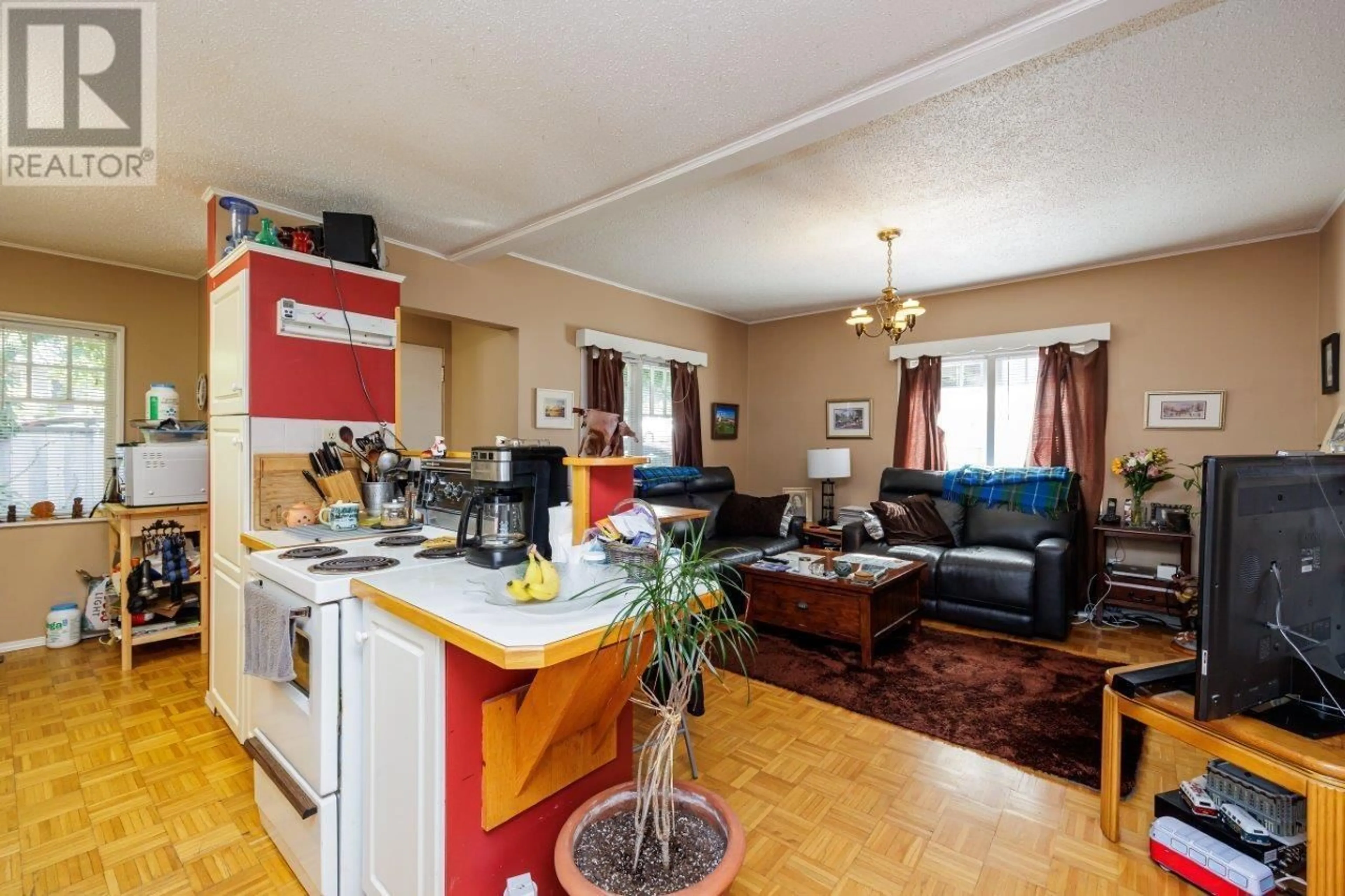 Standard kitchen, unknown for 123 E KINGS ROAD, North Vancouver British Columbia V7N1H4