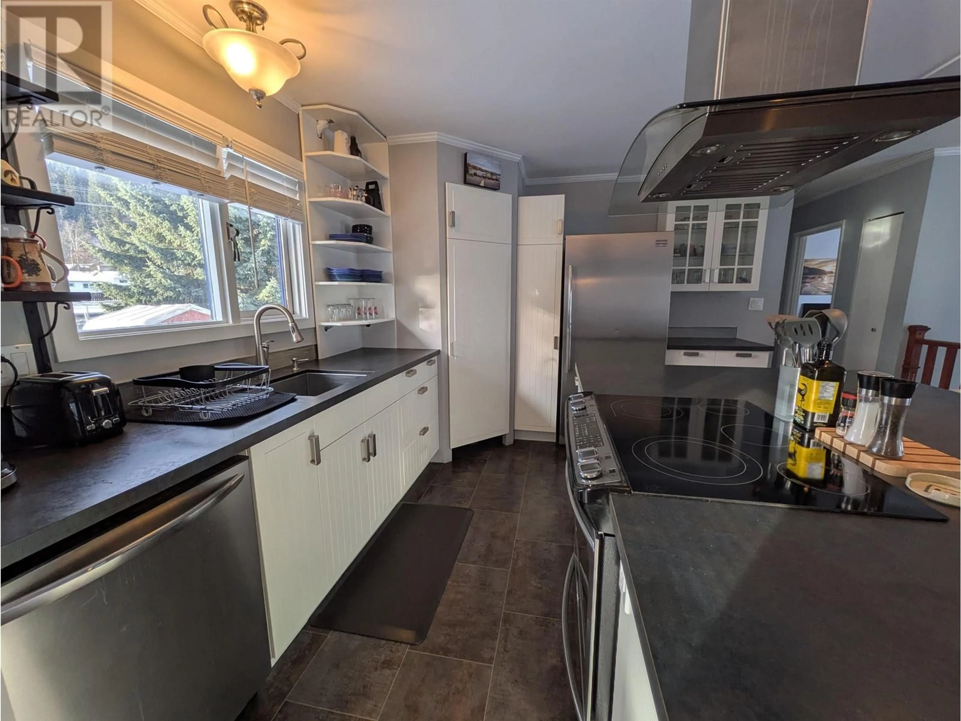 Standard kitchen, unknown for 1057 NELSON CRESCENT, Prince George British Columbia V2M5A1