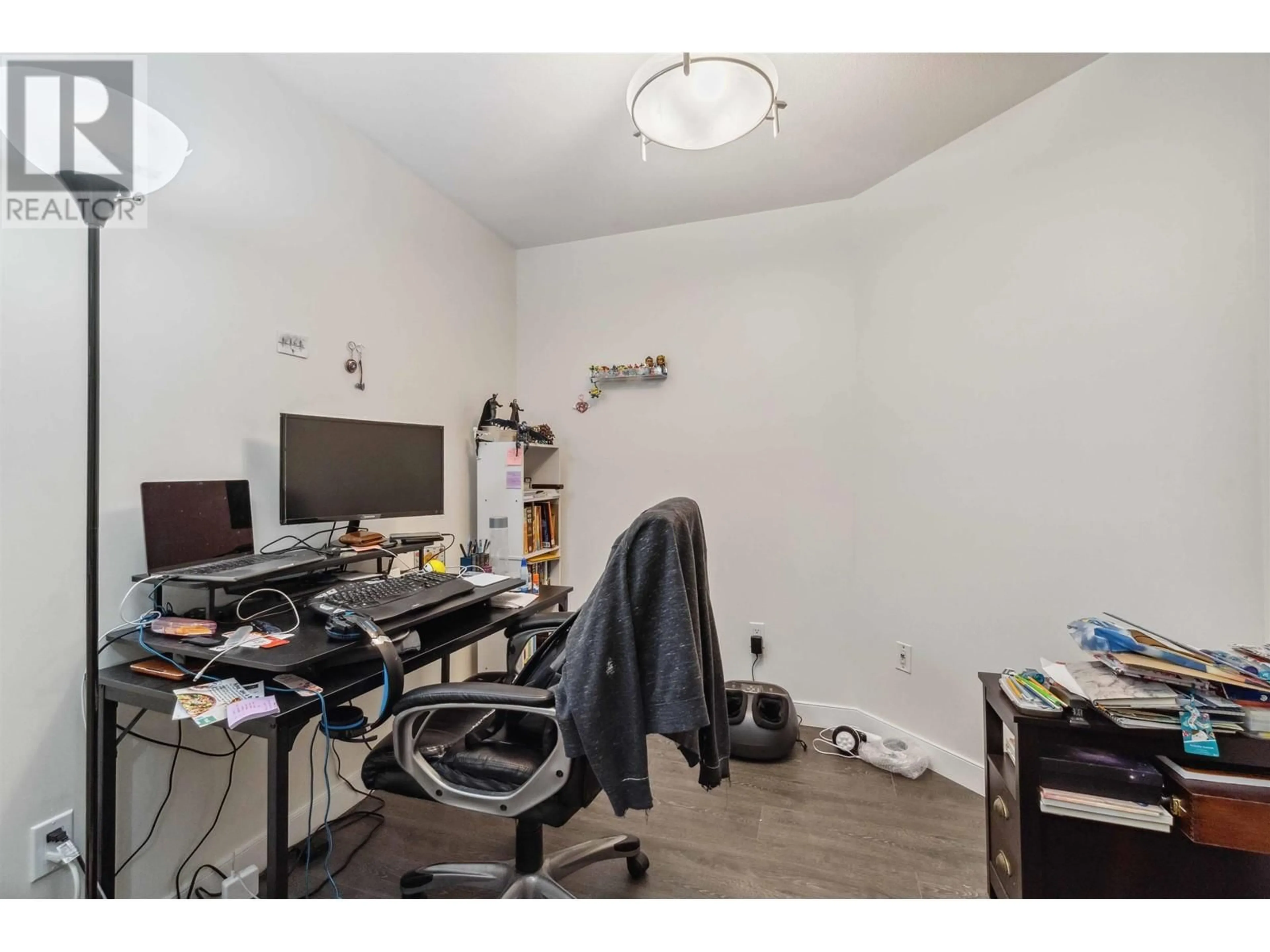 A pic of a room for 402 1128 SIXTH AVENUE, New Westminster British Columbia V3M6V8