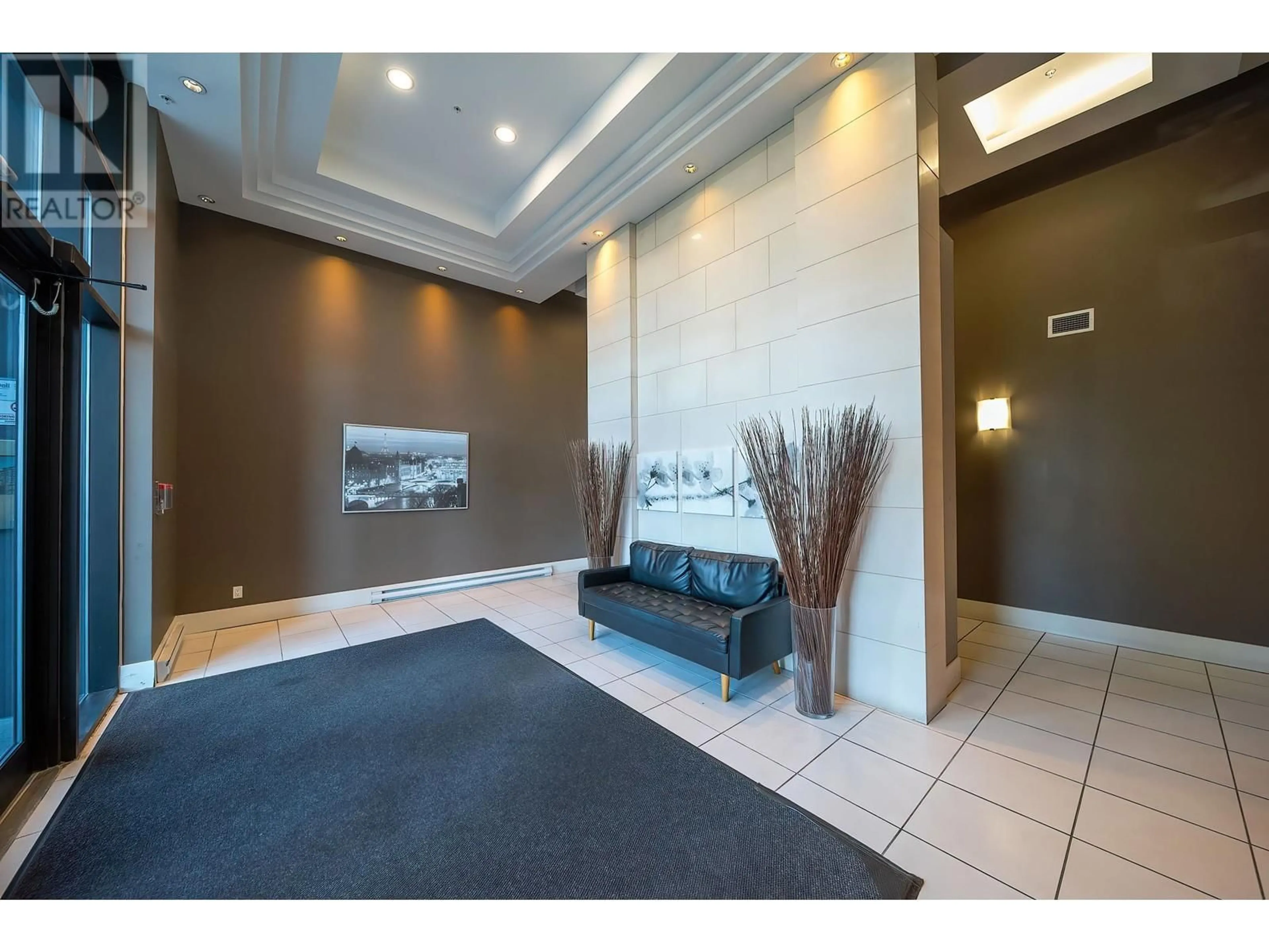 Indoor foyer for 1005 6333 KATSURA STREET, Richmond British Columbia V6Y4L9