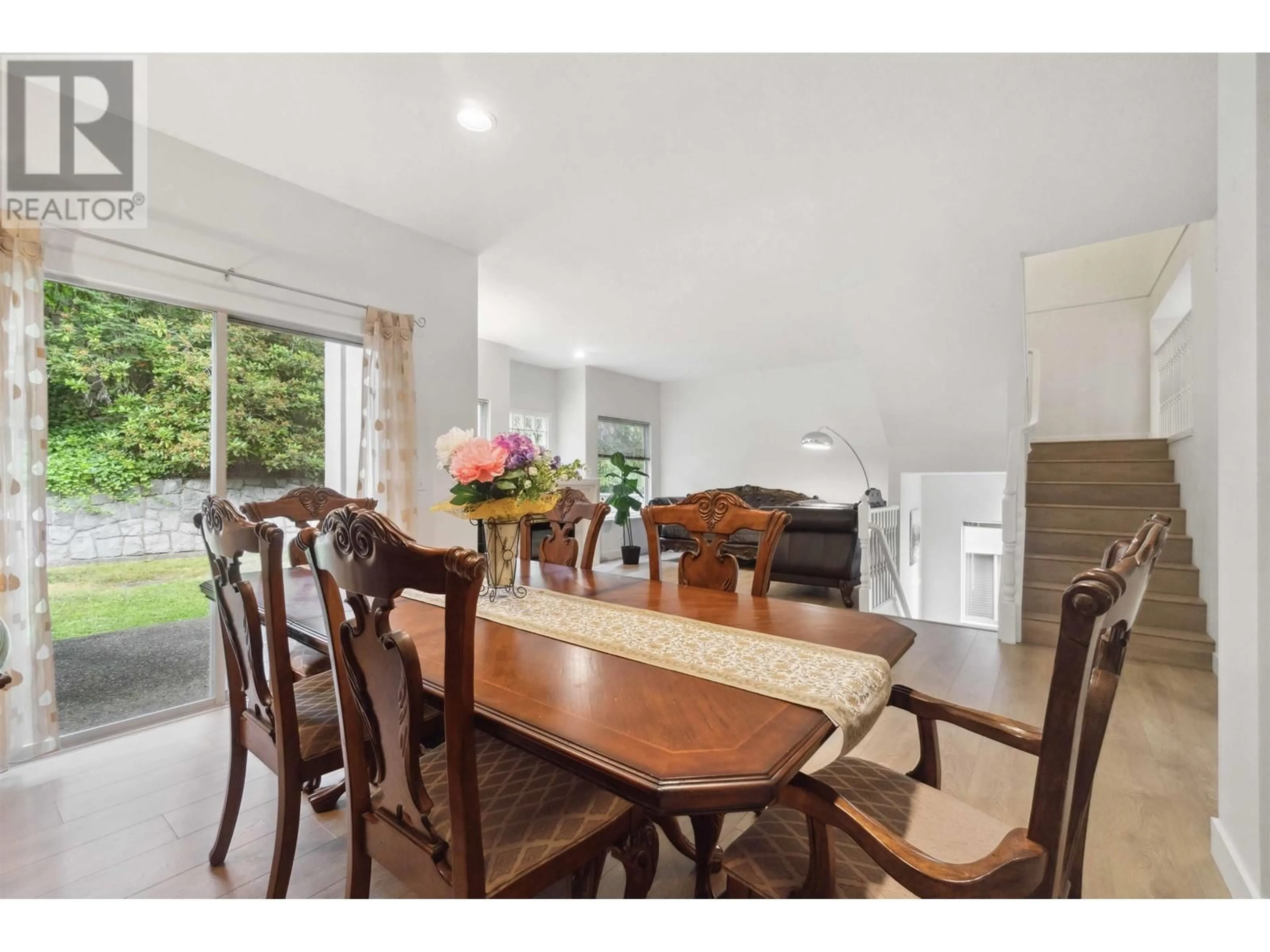 Dining room, wood/laminate floor for 4 2951 PANORAMA DRIVE, Coquitlam British Columbia V3E2W3