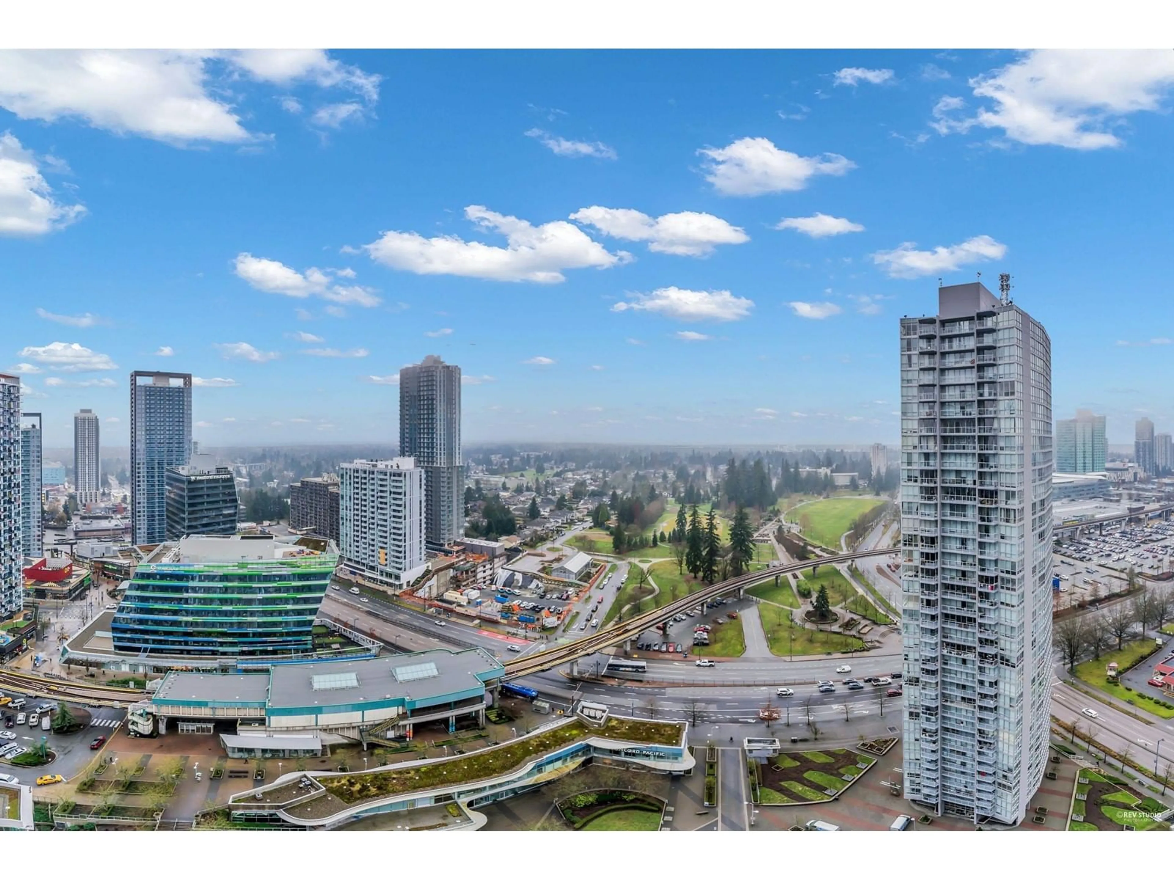 A pic from outside/outdoor area/front of a property/back of a property/a pic from drone, city buildings view from balcony for 2908 9981 WHALLEY BOULEVARD, Surrey British Columbia V3T0G6