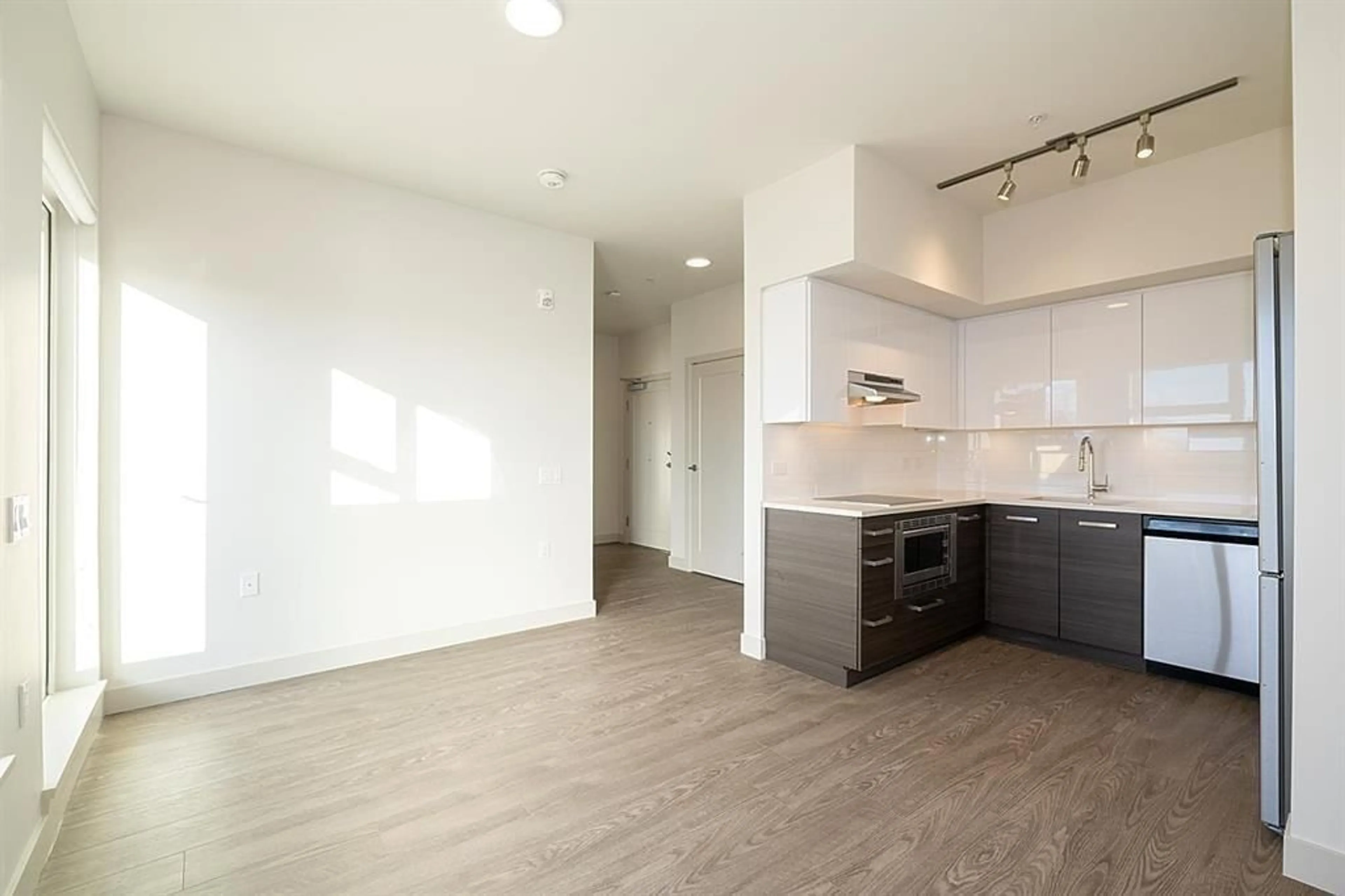 Open concept kitchen, unknown for 516 10928 132 STREET, Surrey British Columbia V3T3W7