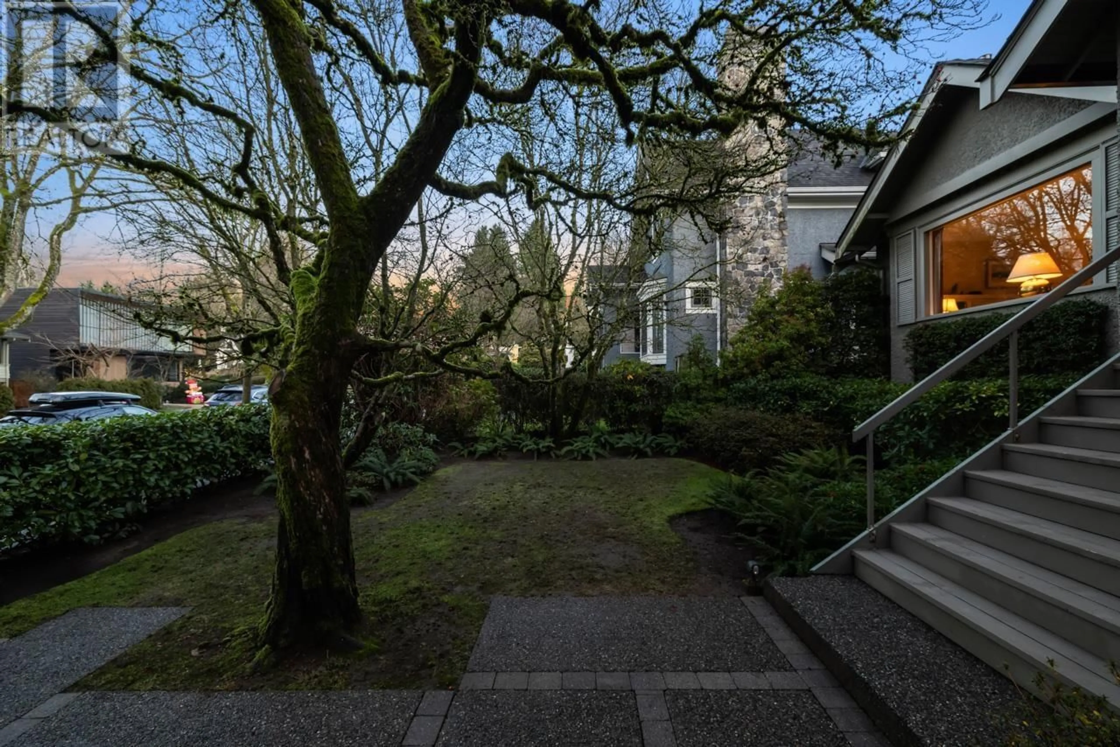 Patio, street for 1750 W 36TH AVENUE, Vancouver British Columbia V6M1K2