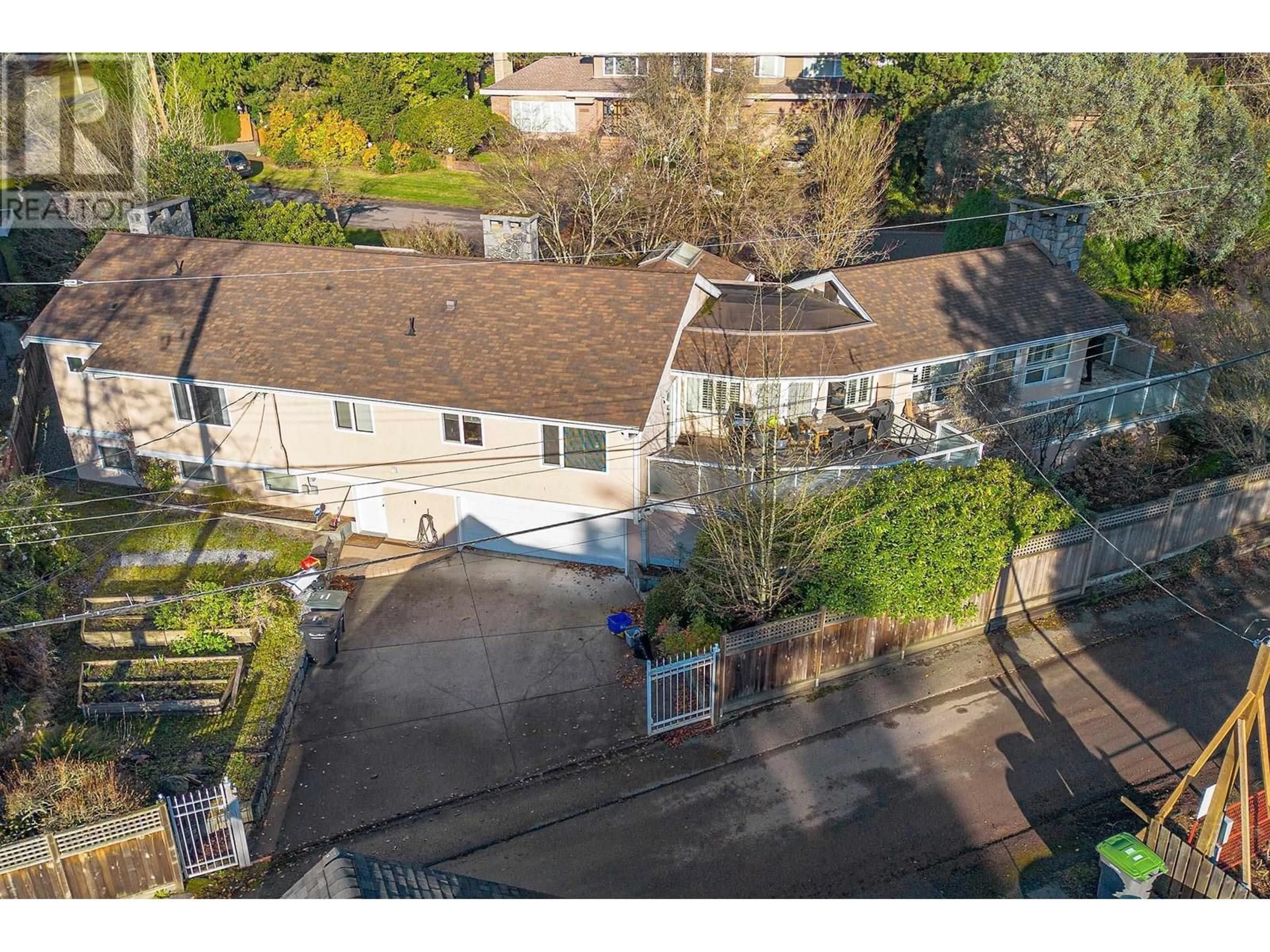 A pic from outside/outdoor area/front of a property/back of a property/a pic from drone, street for 7225 HUDSON STREET, Vancouver British Columbia V6P4K9