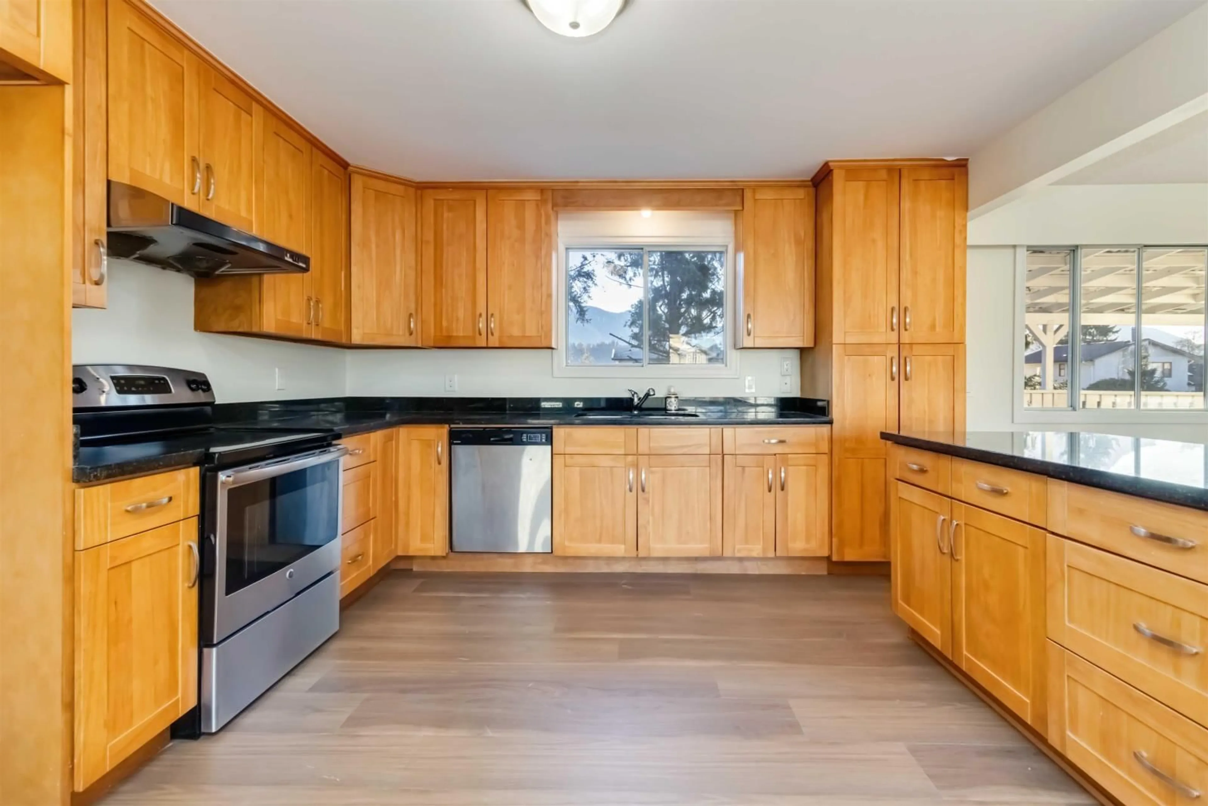 Standard kitchen, unknown for 45960 STEVENSON ROAD|Sardis South, Sardis British Columbia V2R2E8