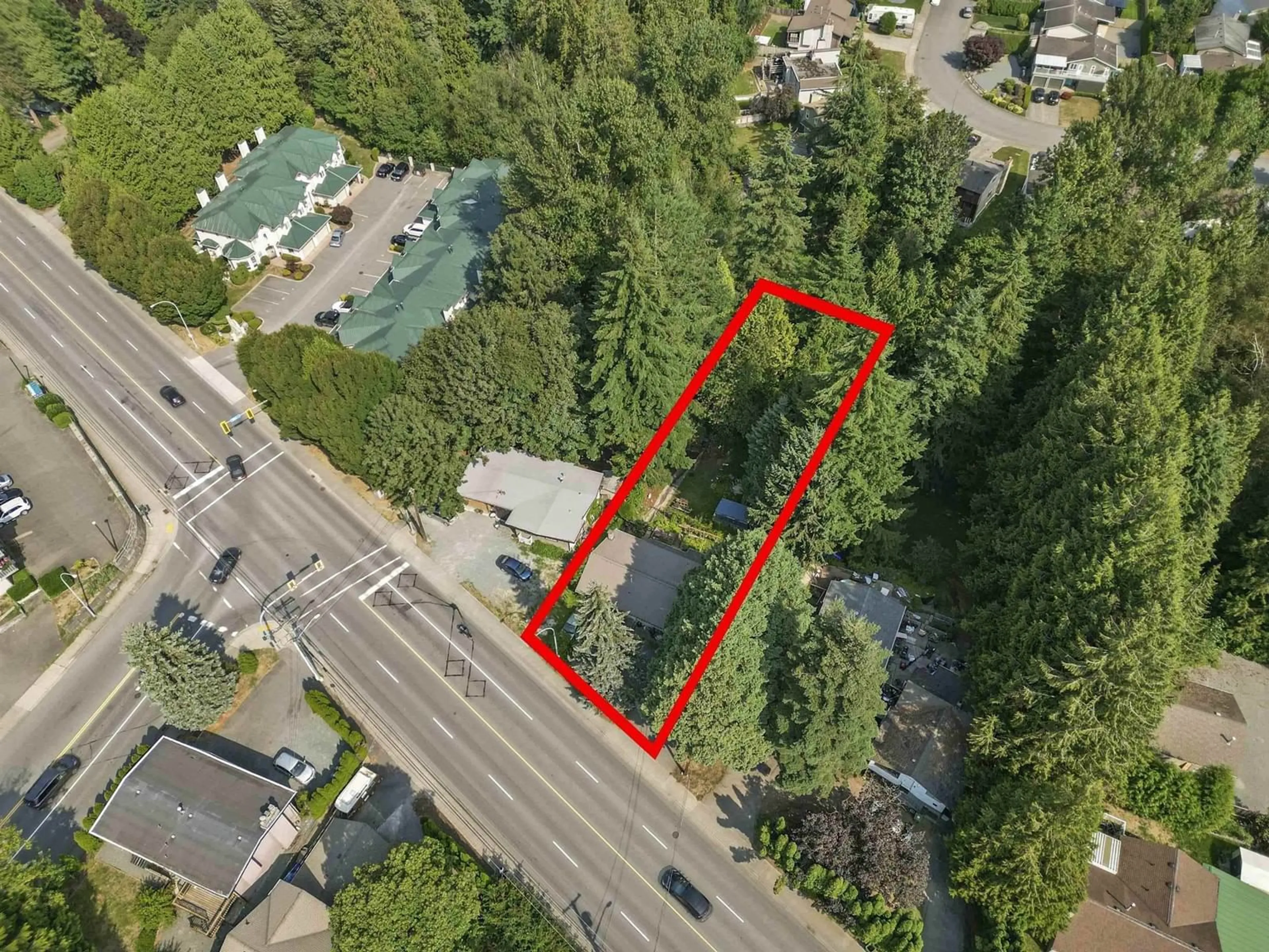 A pic from outside/outdoor area/front of a property/back of a property/a pic from drone, street for 33233 GEORGE FERGUSON WAY, Abbotsford British Columbia V2S3L6