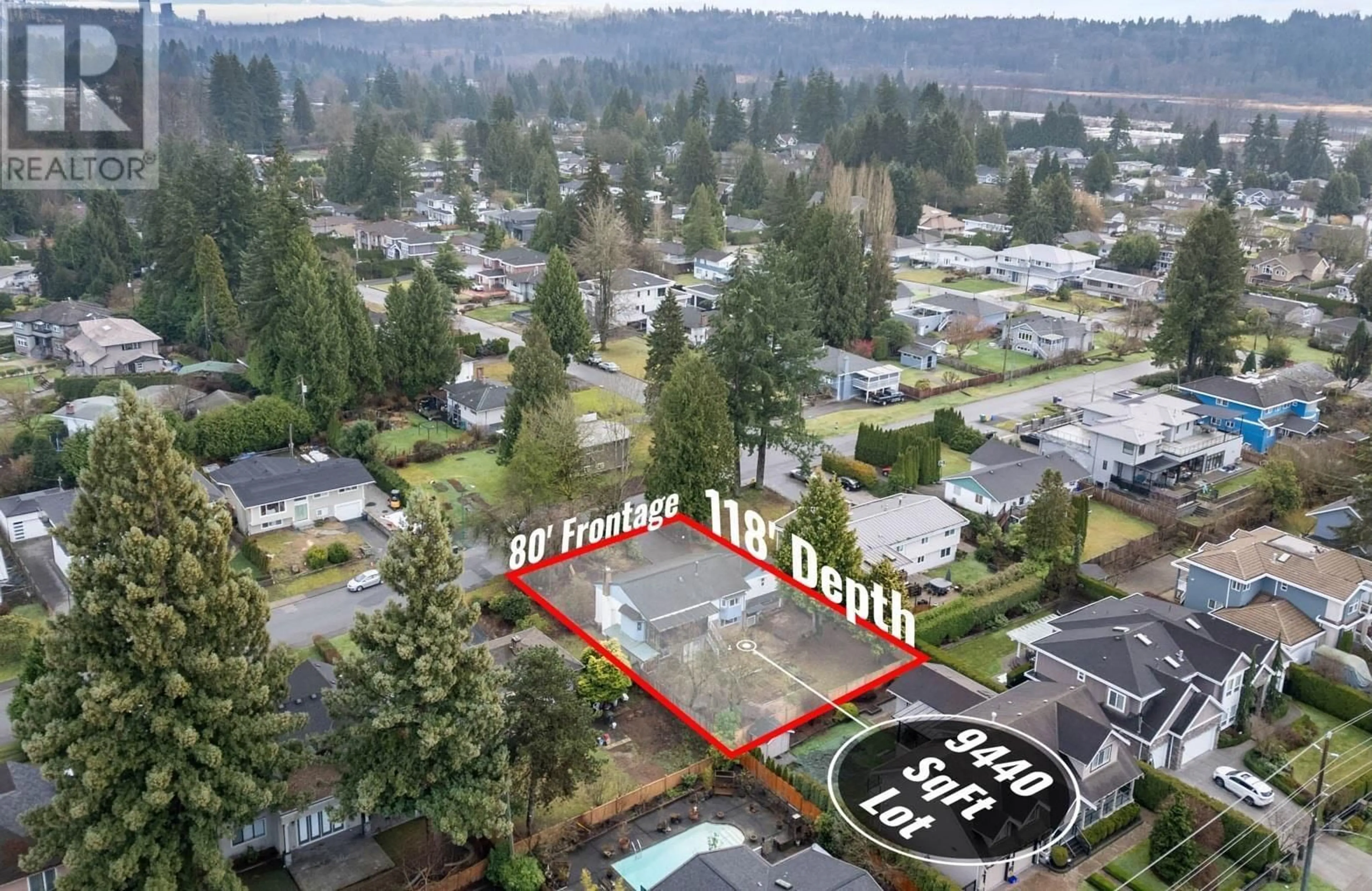 A pic from outside/outdoor area/front of a property/back of a property/a pic from drone, unknown for 3509 CHRISDALE AVENUE, Burnaby British Columbia V5A2Y1