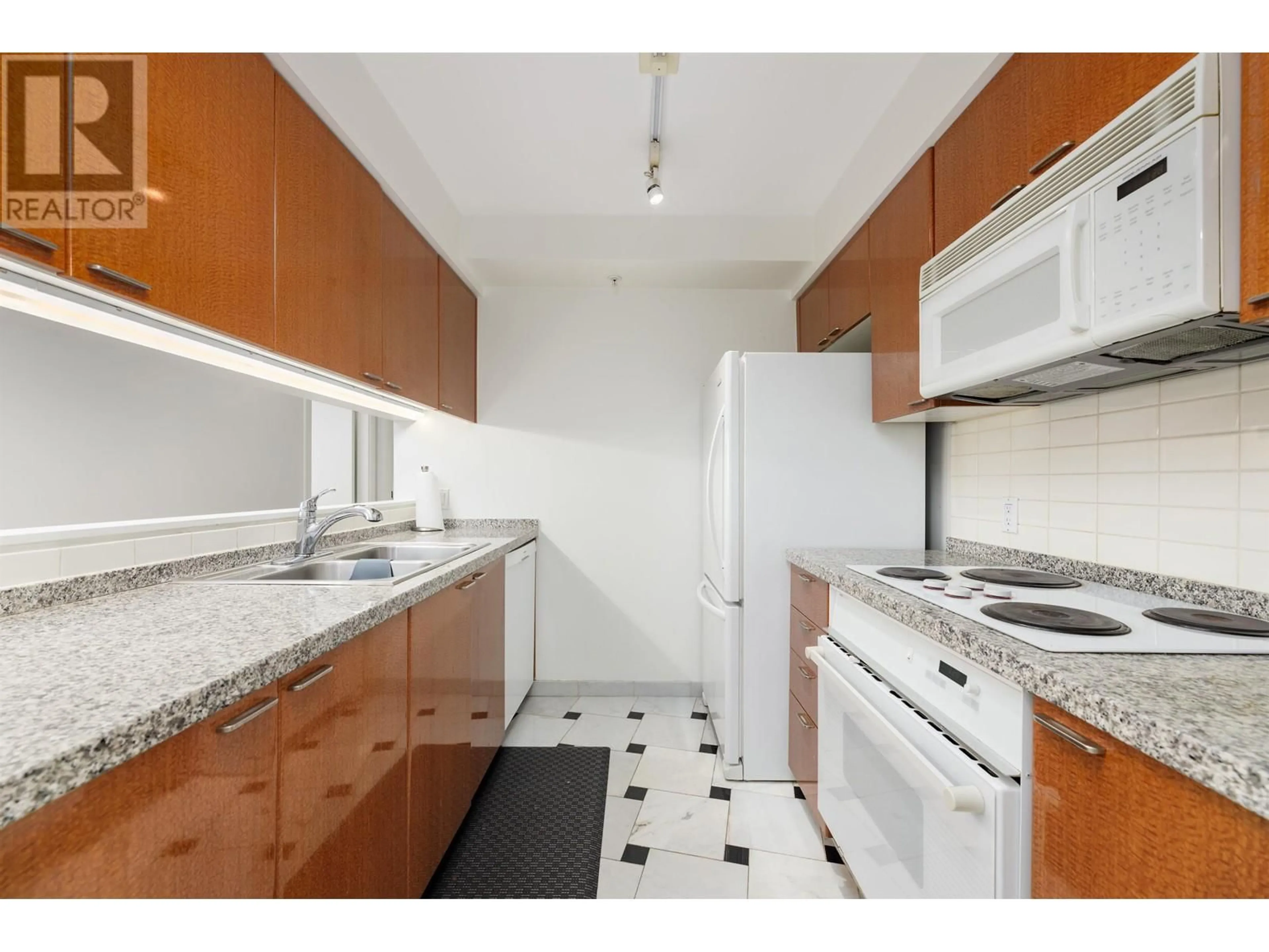 Standard kitchen, unknown for 1604 1288 ALBERNI STREET, Vancouver British Columbia V6E4N5