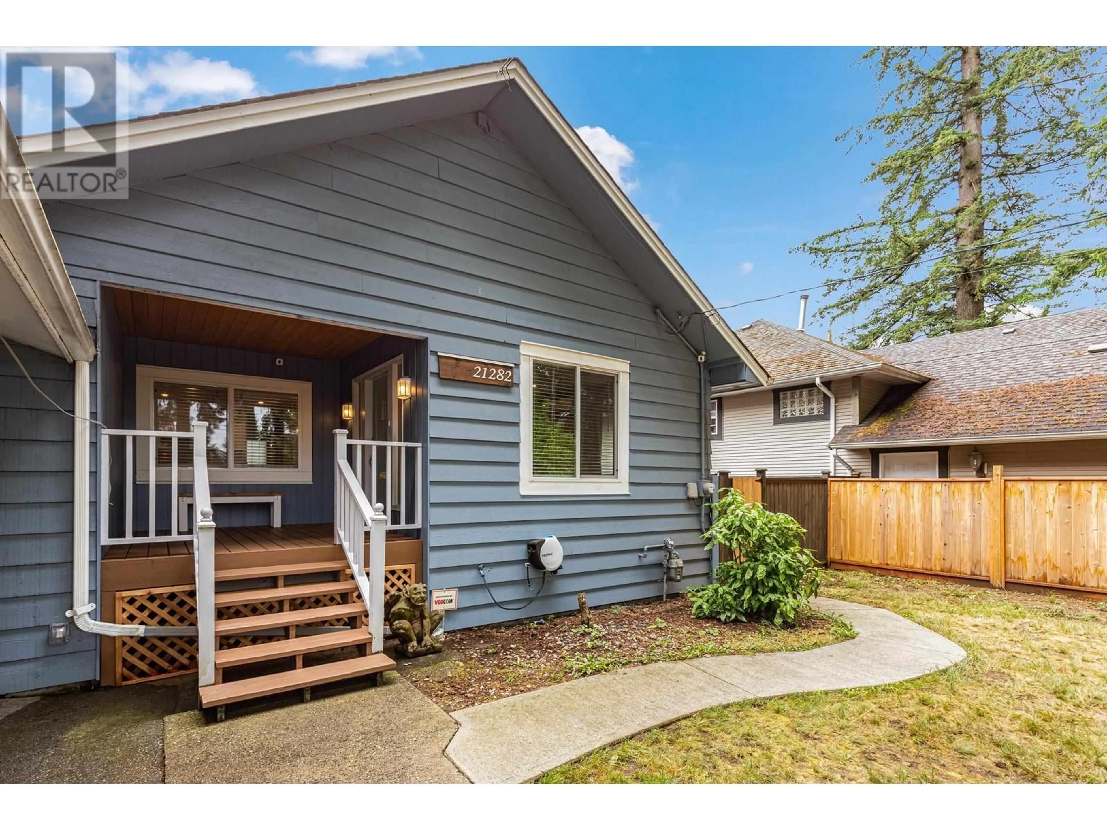 Home with vinyl exterior material, street for 21282 124 AVENUE, Maple Ridge British Columbia V2X4G9