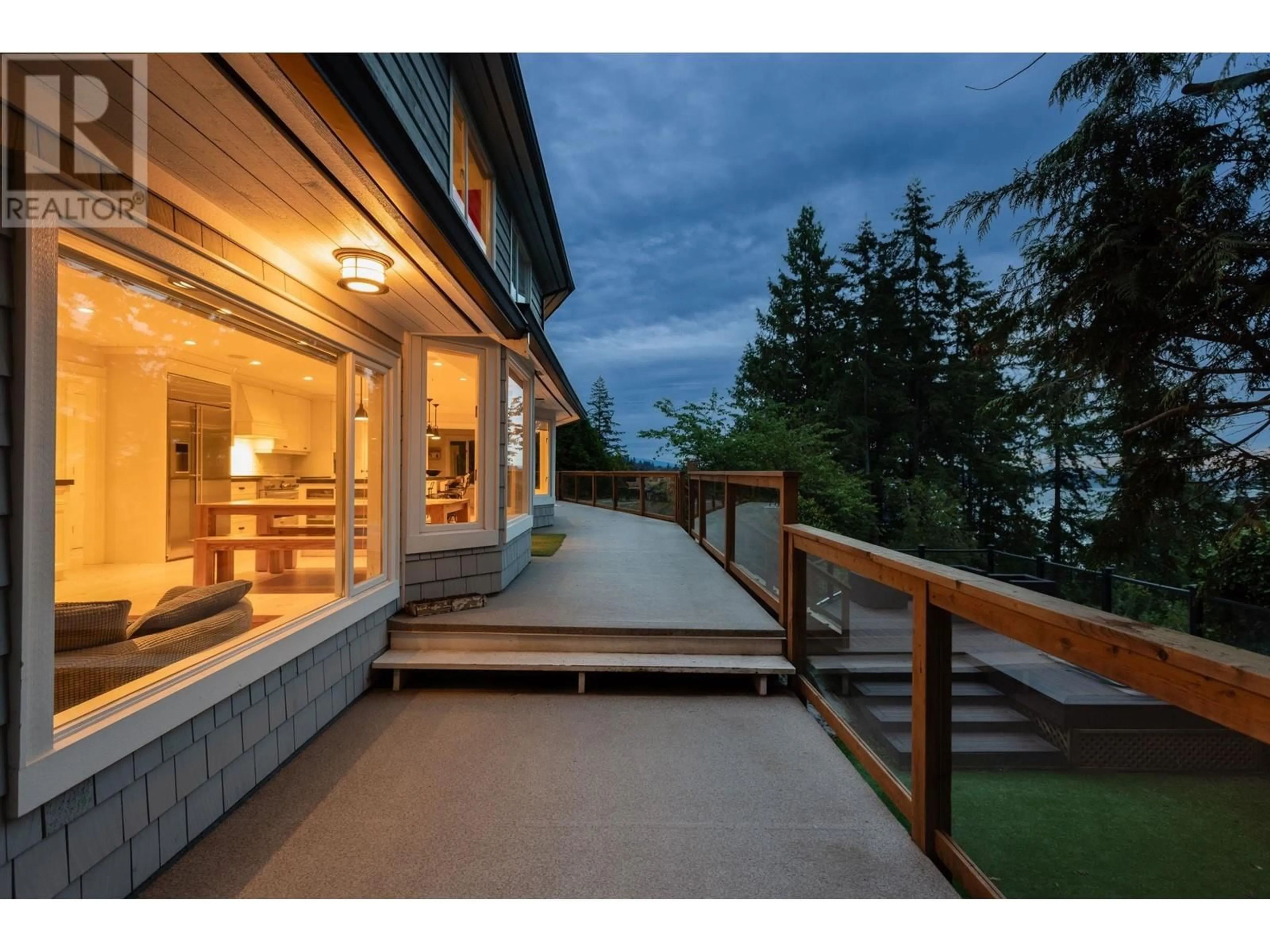 Patio, water/lake/river/ocean view for 3714 SOUTHRIDGE PLACE, West Vancouver British Columbia V7V3H8