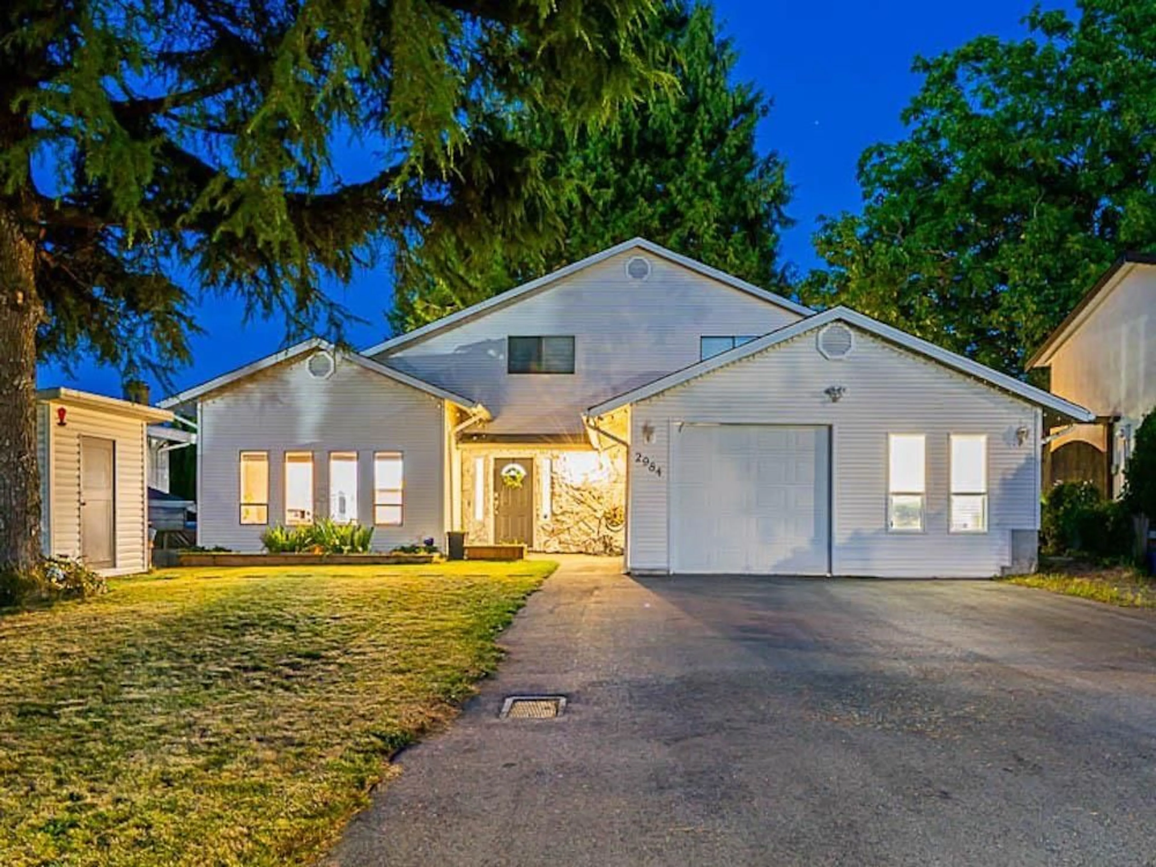 Home with vinyl exterior material, street for 2984 264A STREET, Langley British Columbia V4W3B4