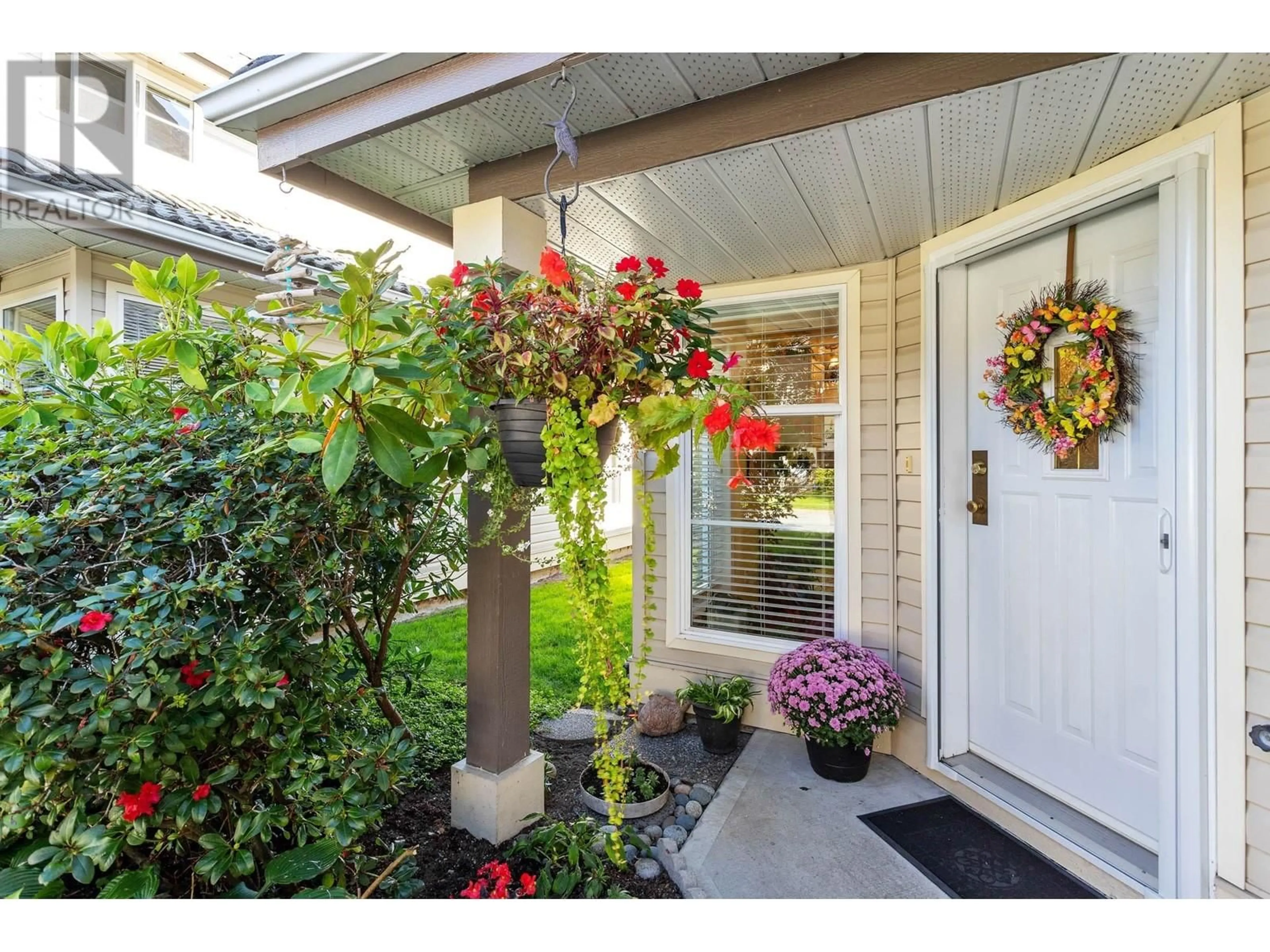 Indoor entryway for 40 758 RIVERSIDE DRIVE, Port Coquitlam British Columbia V3B7V8