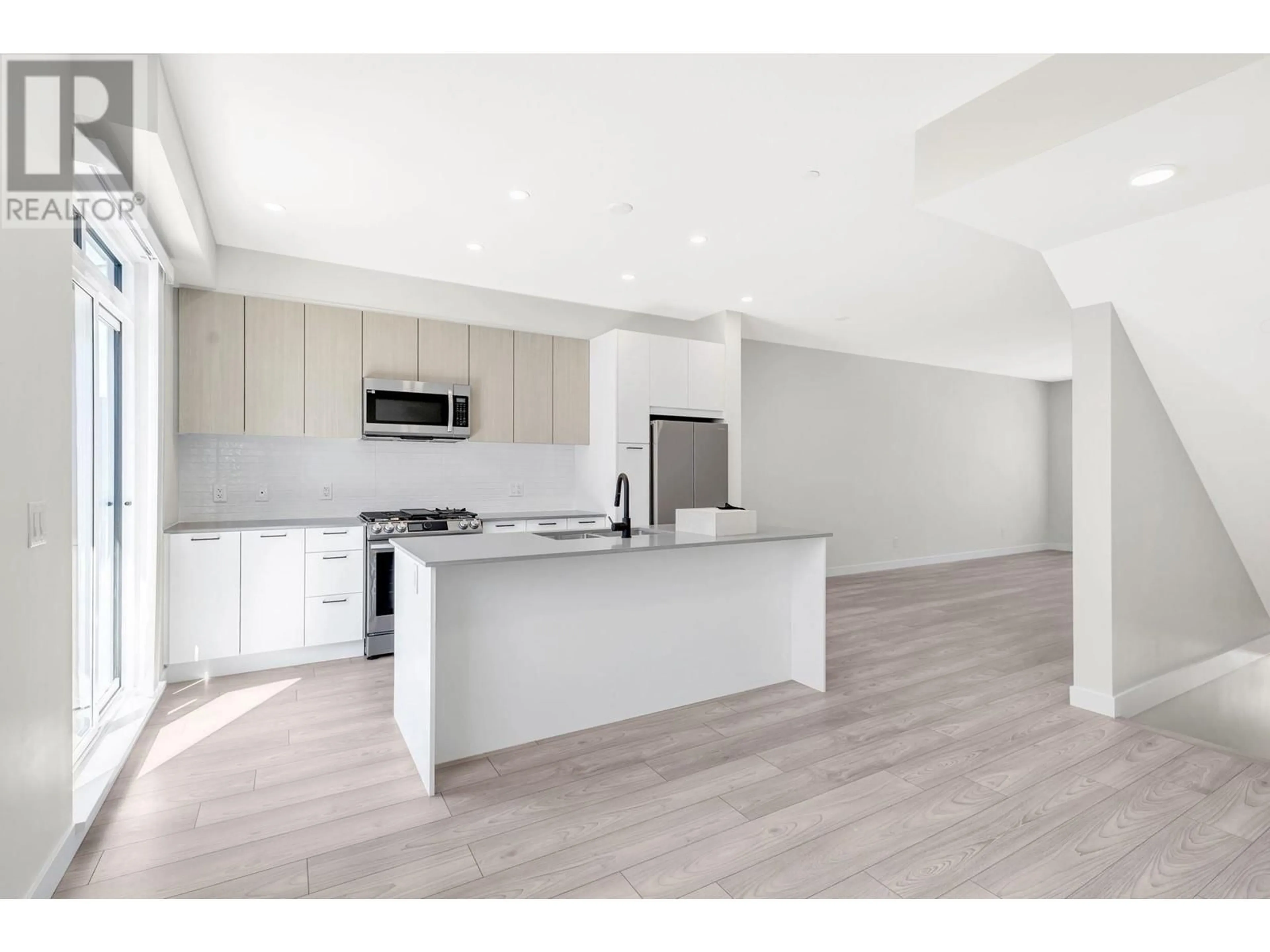 Open concept kitchen, unknown for 59 488 FURNESS STREET, New Westminster British Columbia V3M0M1