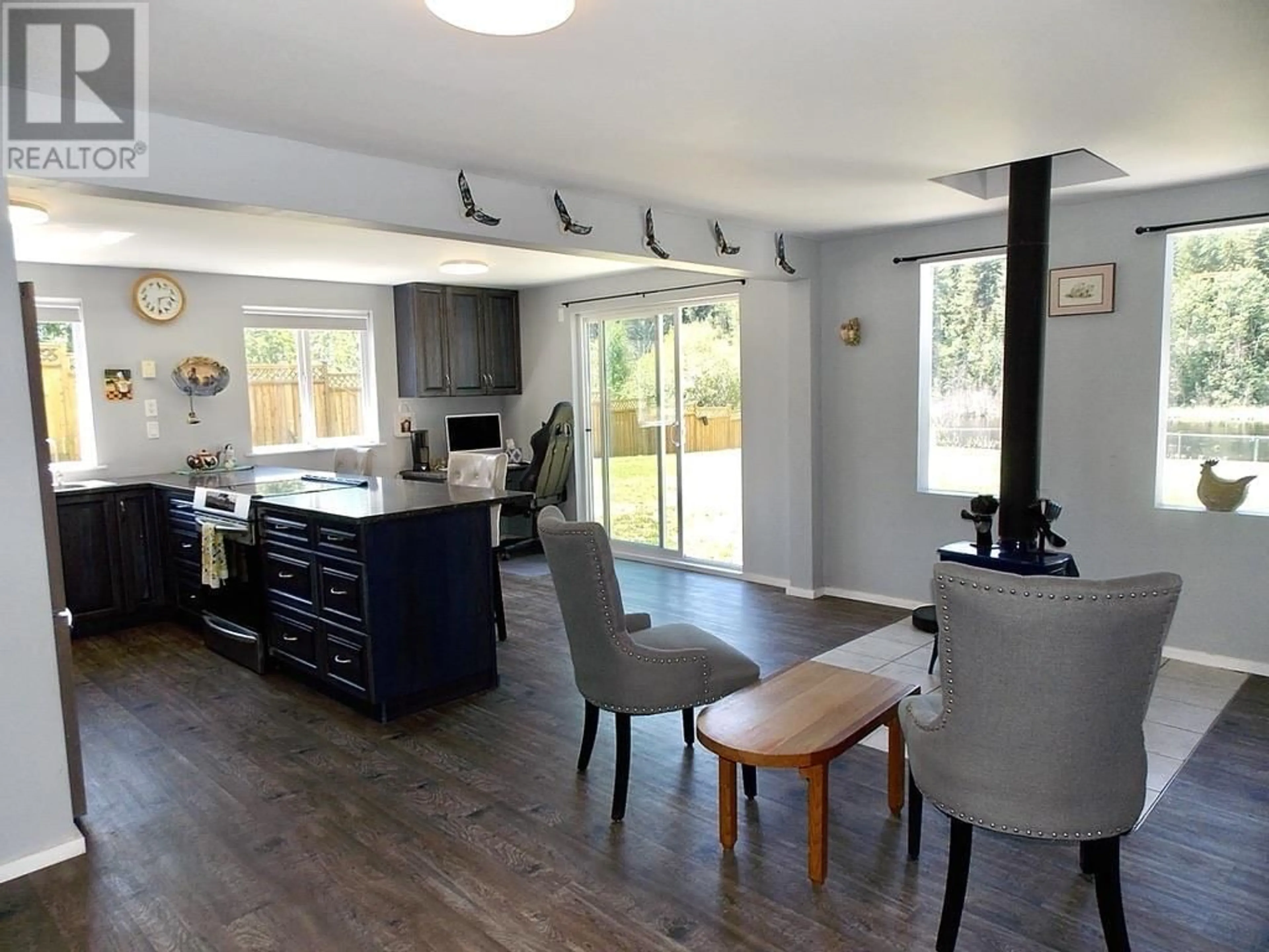 Open concept kitchen, unknown for 4285 N CLEAR ROAD, Williams Lake British Columbia V2G5A1