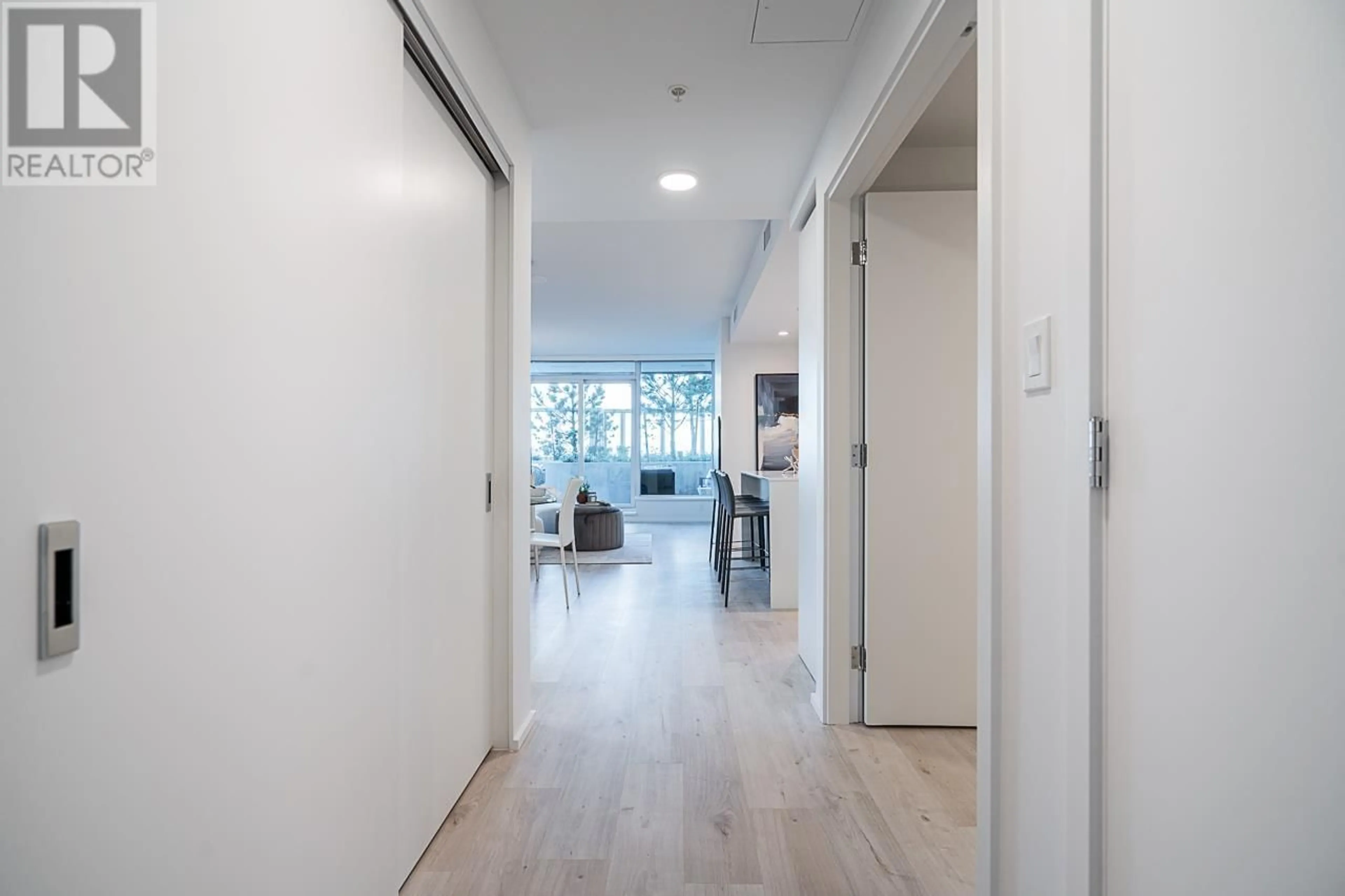 Indoor foyer for 4805 3809 EVERGREEN PLACE, Burnaby British Columbia V3J0M1