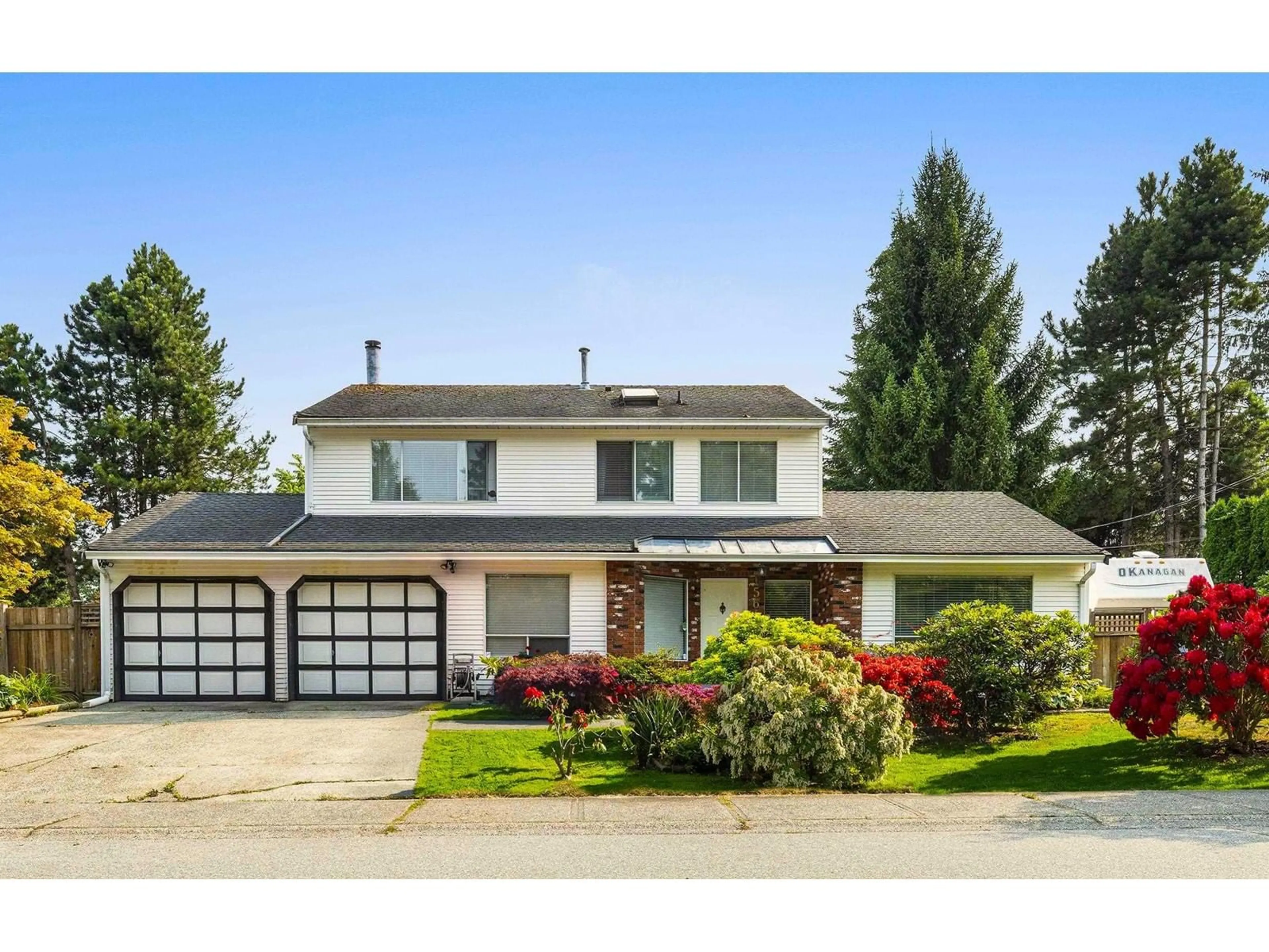 Home with vinyl exterior material, street for 15618 93, Surrey British Columbia V4N3B2