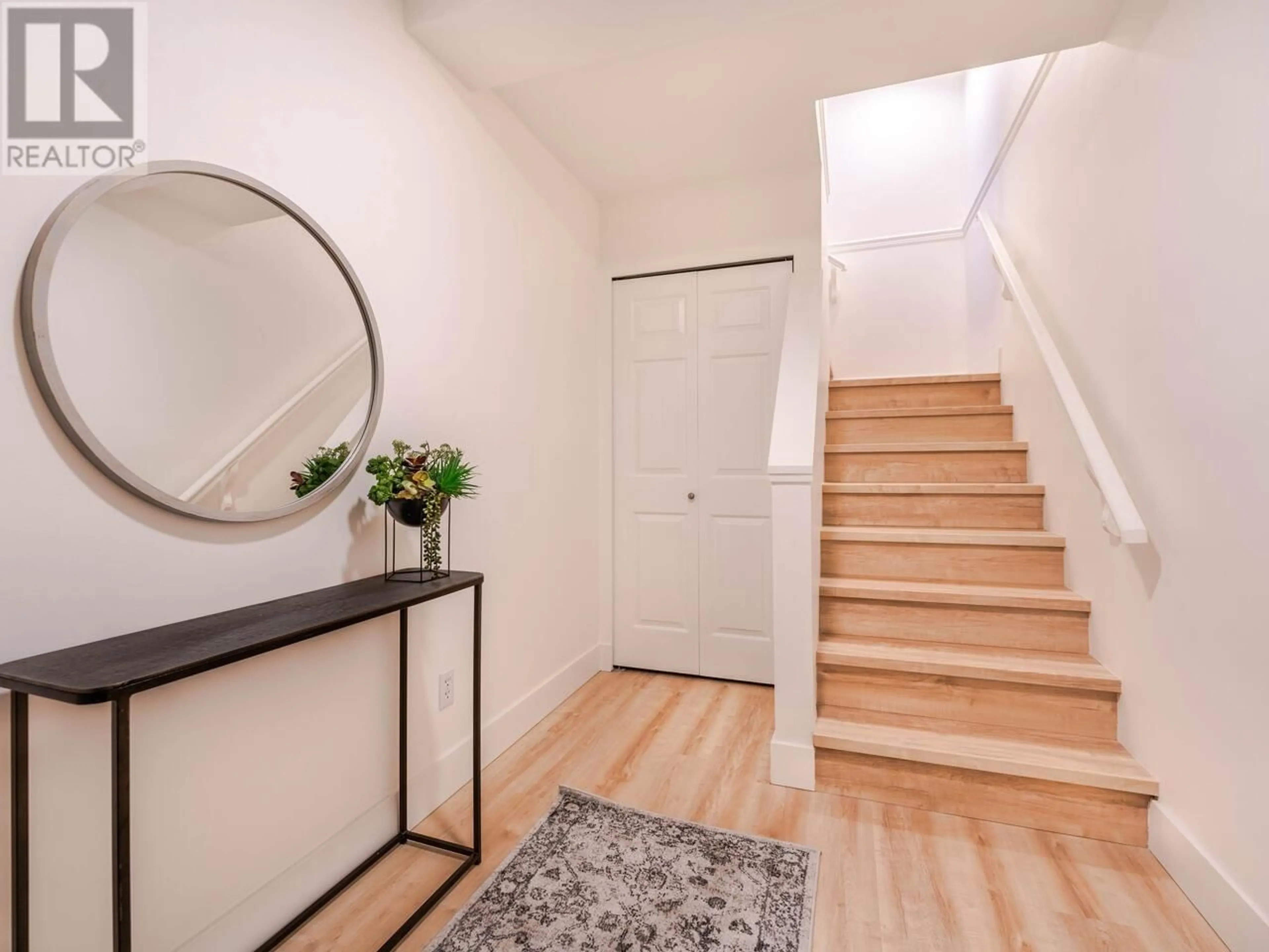 Indoor entryway for 8 4153 SOPHIA STREET, Vancouver British Columbia V5V3V4